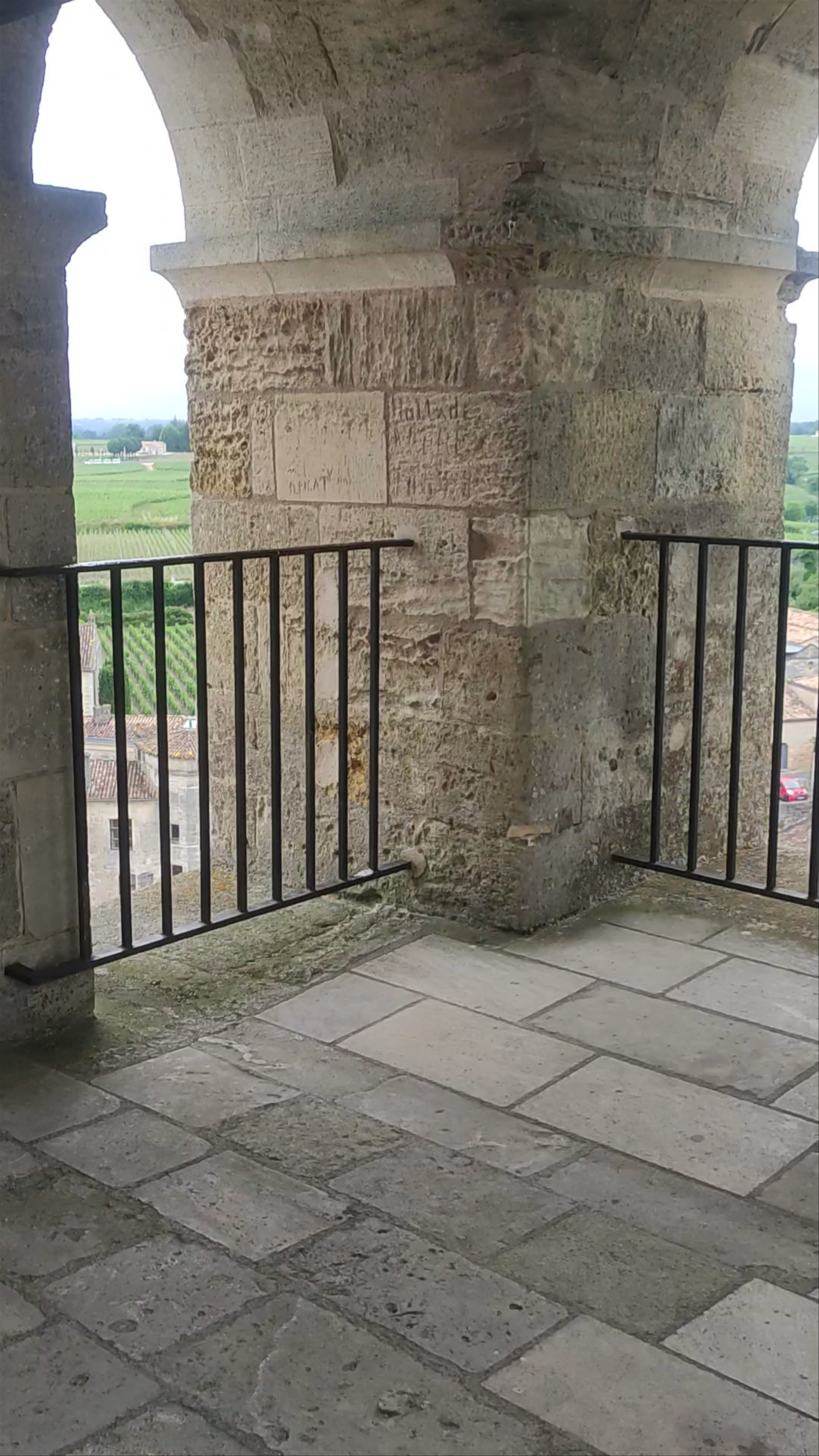 Iglesia Monolítica de Saint-Émilion: A Timeless Stone Sanctuary