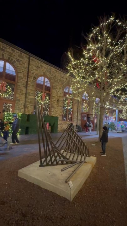 Christkindlmarkt Bethlehem - Beautiful decorations - Arts & Crafts Near Me - Bethlehem, Pennsylvania