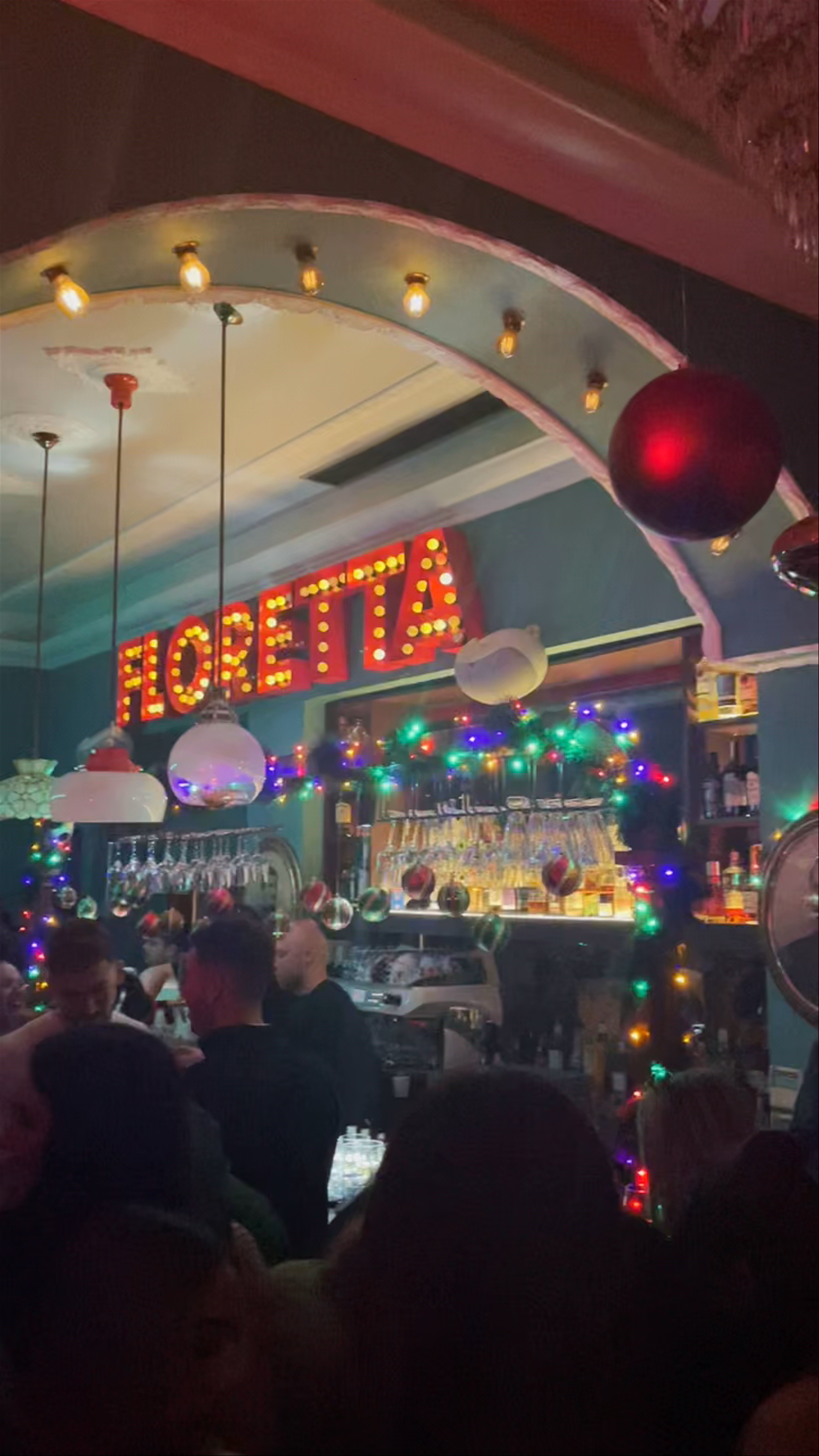 Floretta Café Bar: Vibrant Nightlife in Veria, Greece