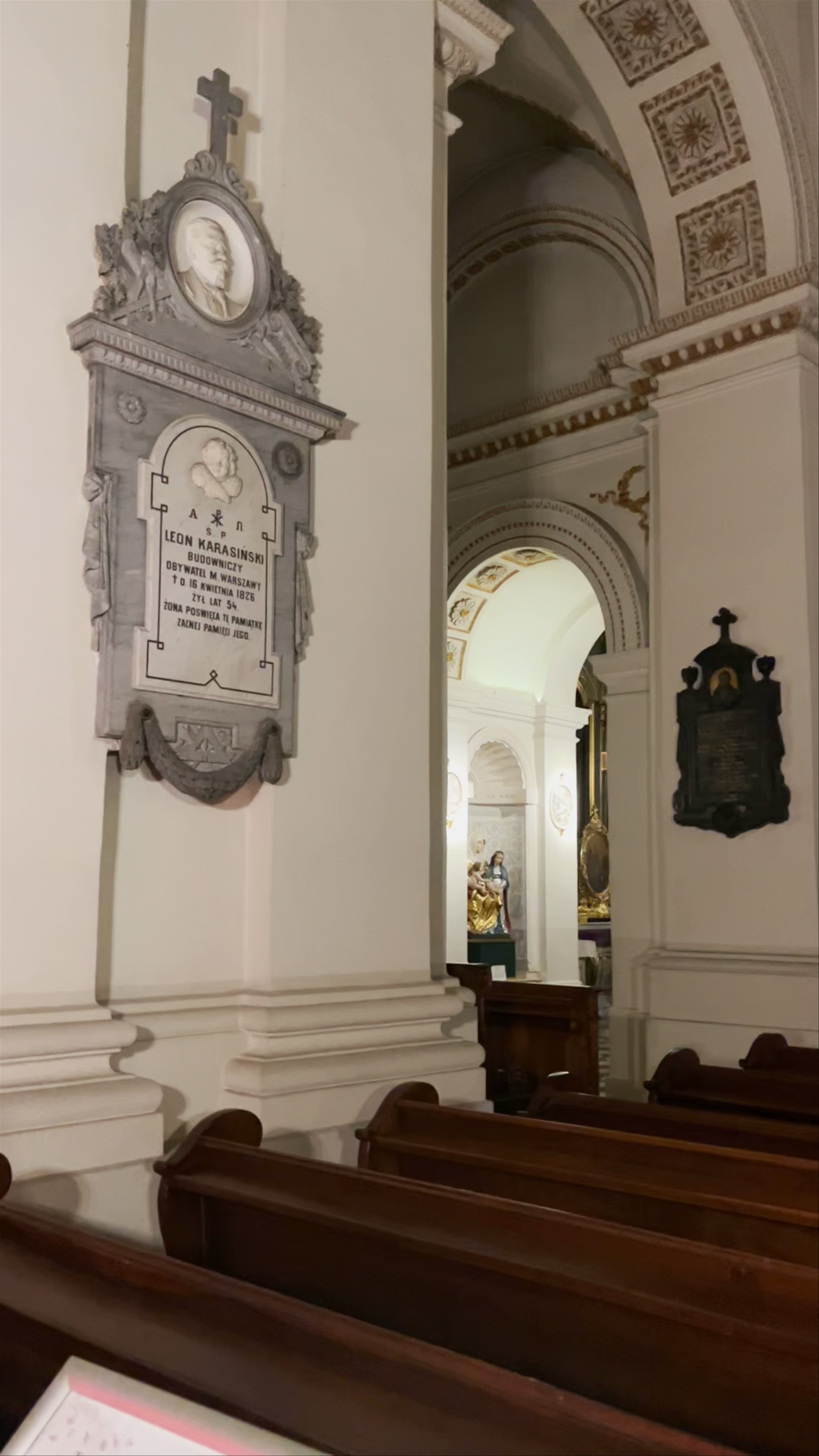 Iglesia Visitacionista: Baroque Splendor in Warsaw's Historic Heart