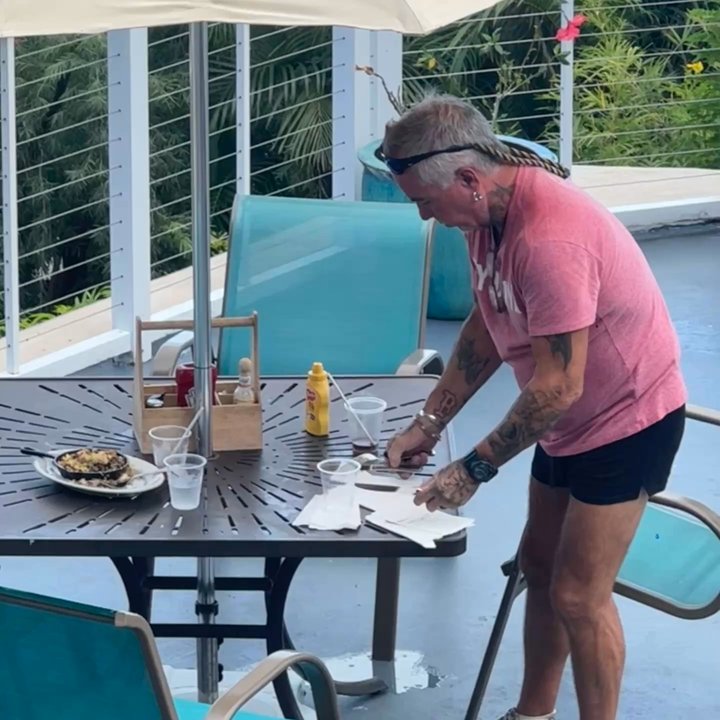 Bluebeard's Castle Resort - Jeff serving up attitude with a side of chicken legs - Resorts Near Me - St. Thomas, Virgin Islands