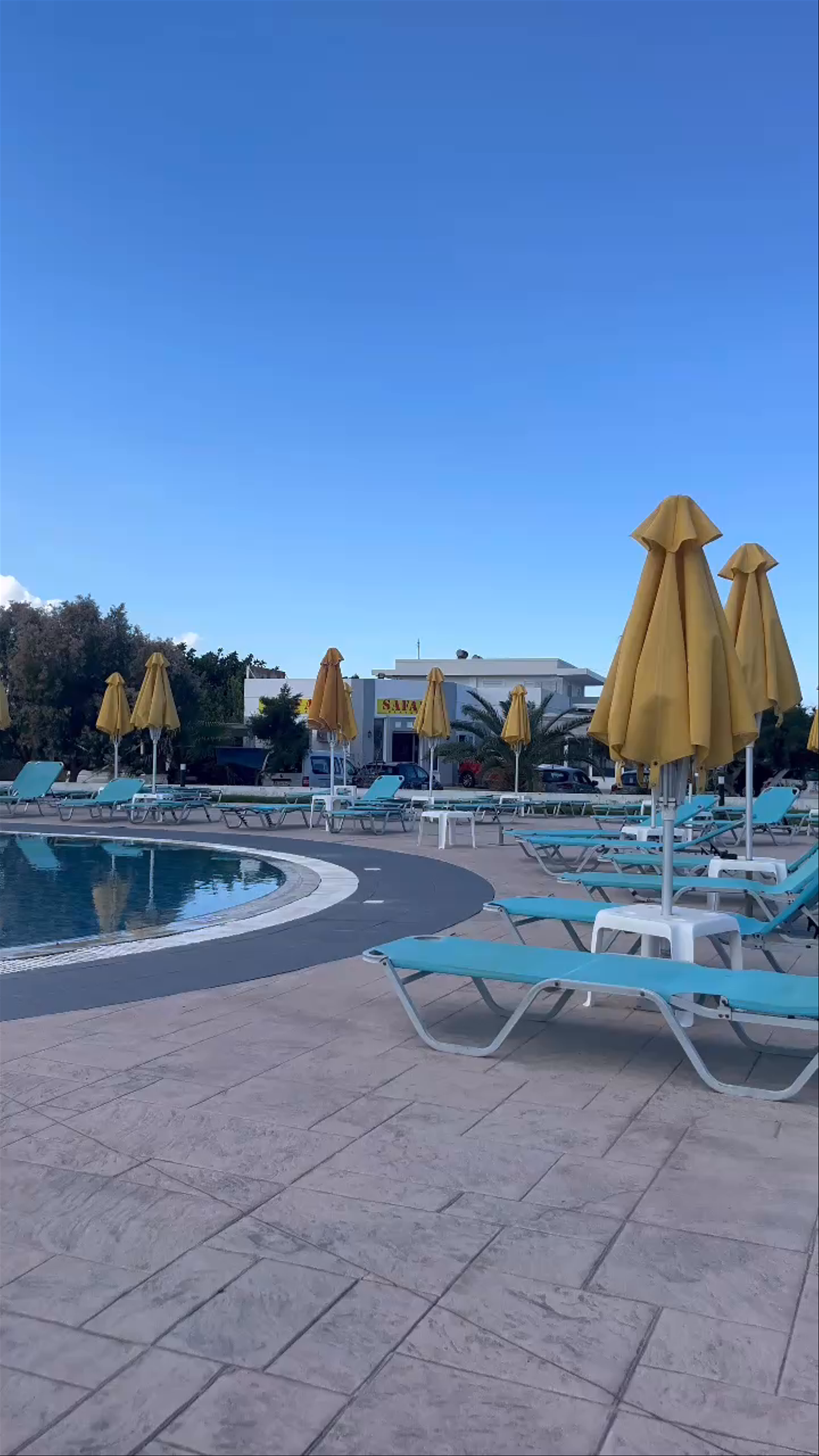 Zorbas Beach Hotel