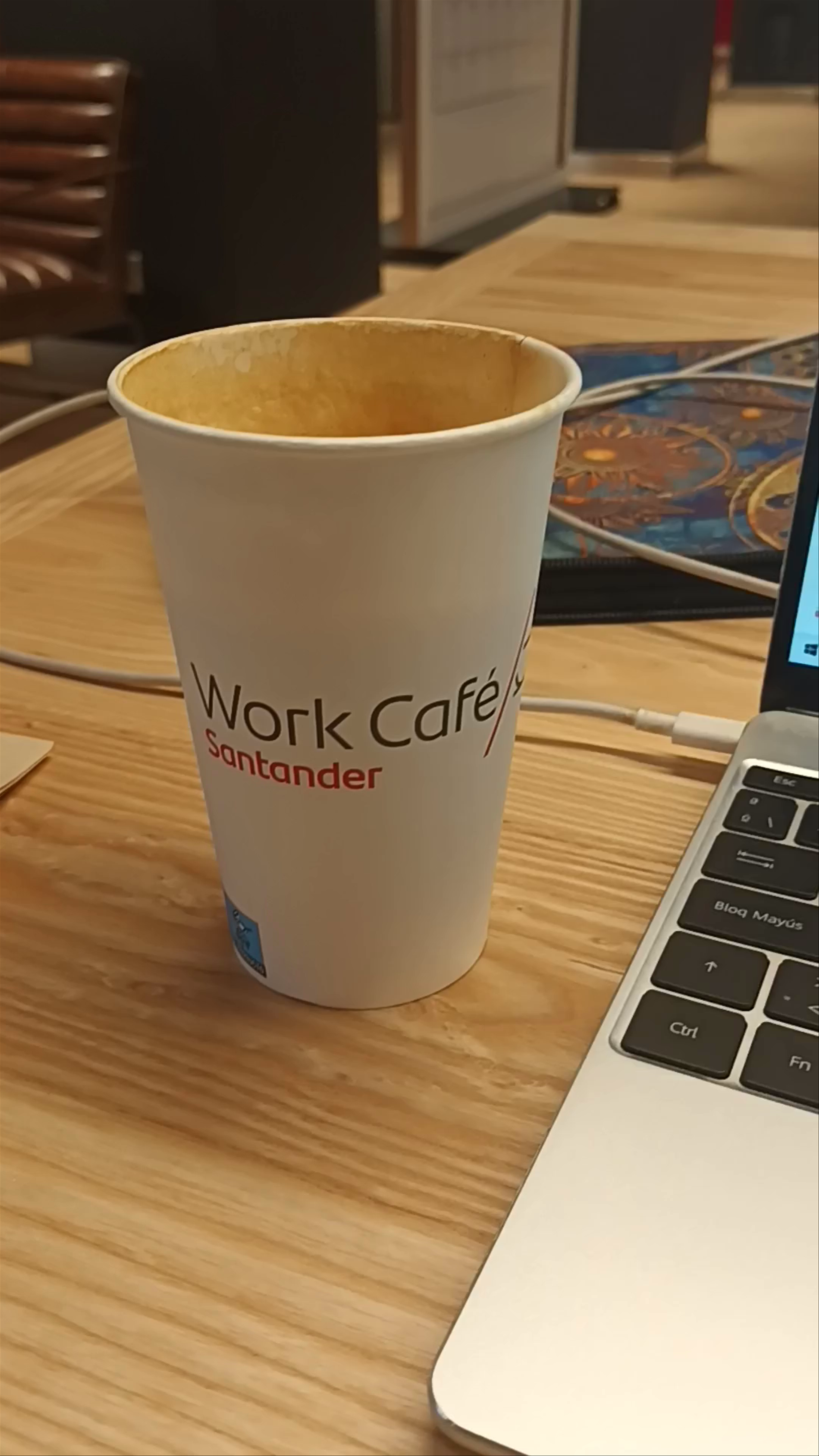 Work Café Santander: Modern Co-Working Vibes in Valencia