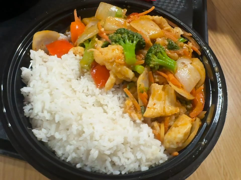 Pick Up Stix Fresh Asian Flavors - Coconut THAI COCONUT CURRY CHICKEN - Chinese Near Me - Tustin, California