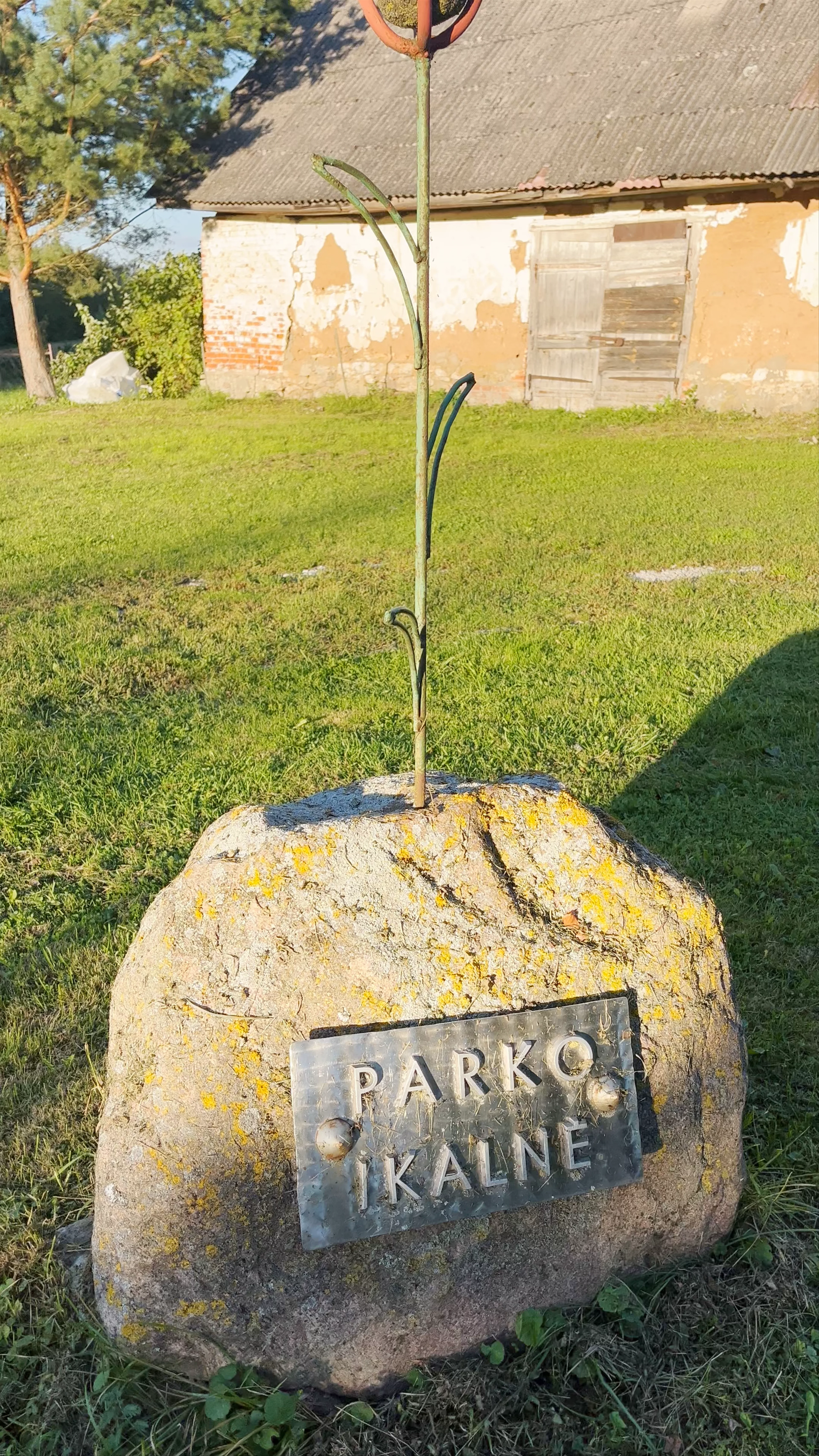 Saločių dvaro fragmentai