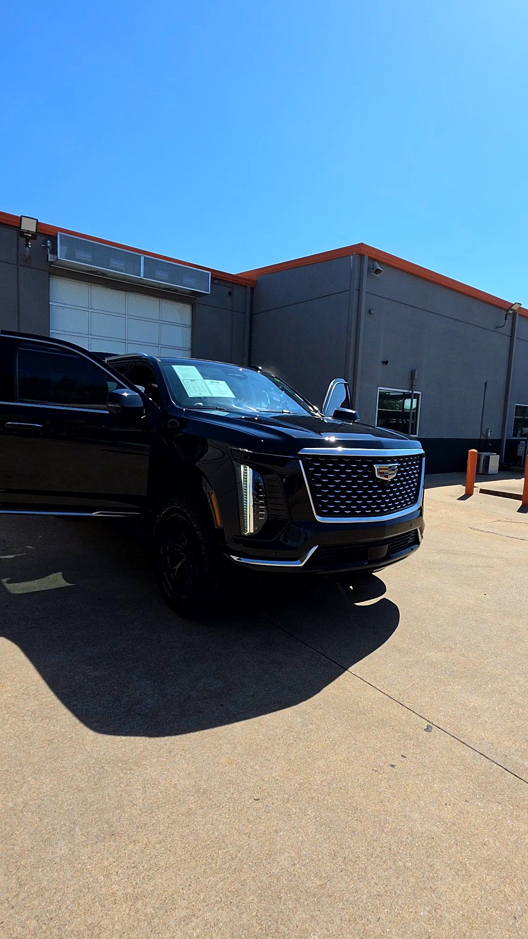 Lifted Trucks - #TX10959 - 2025 Cadillac Escalade ESV Premium Luxury