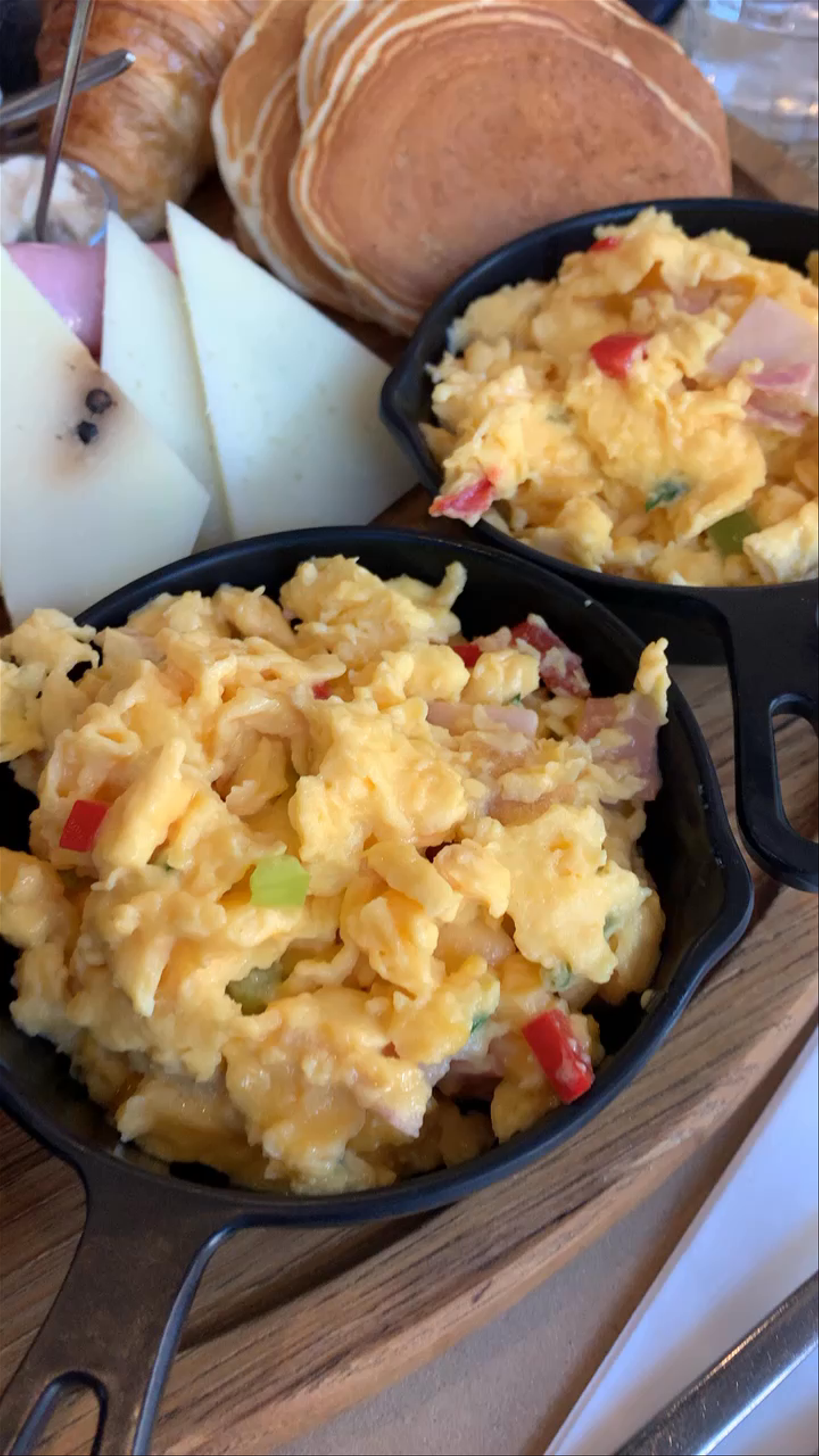 Beyond The Walls: Cozy Breakfast at Fragkon Thessaloniki