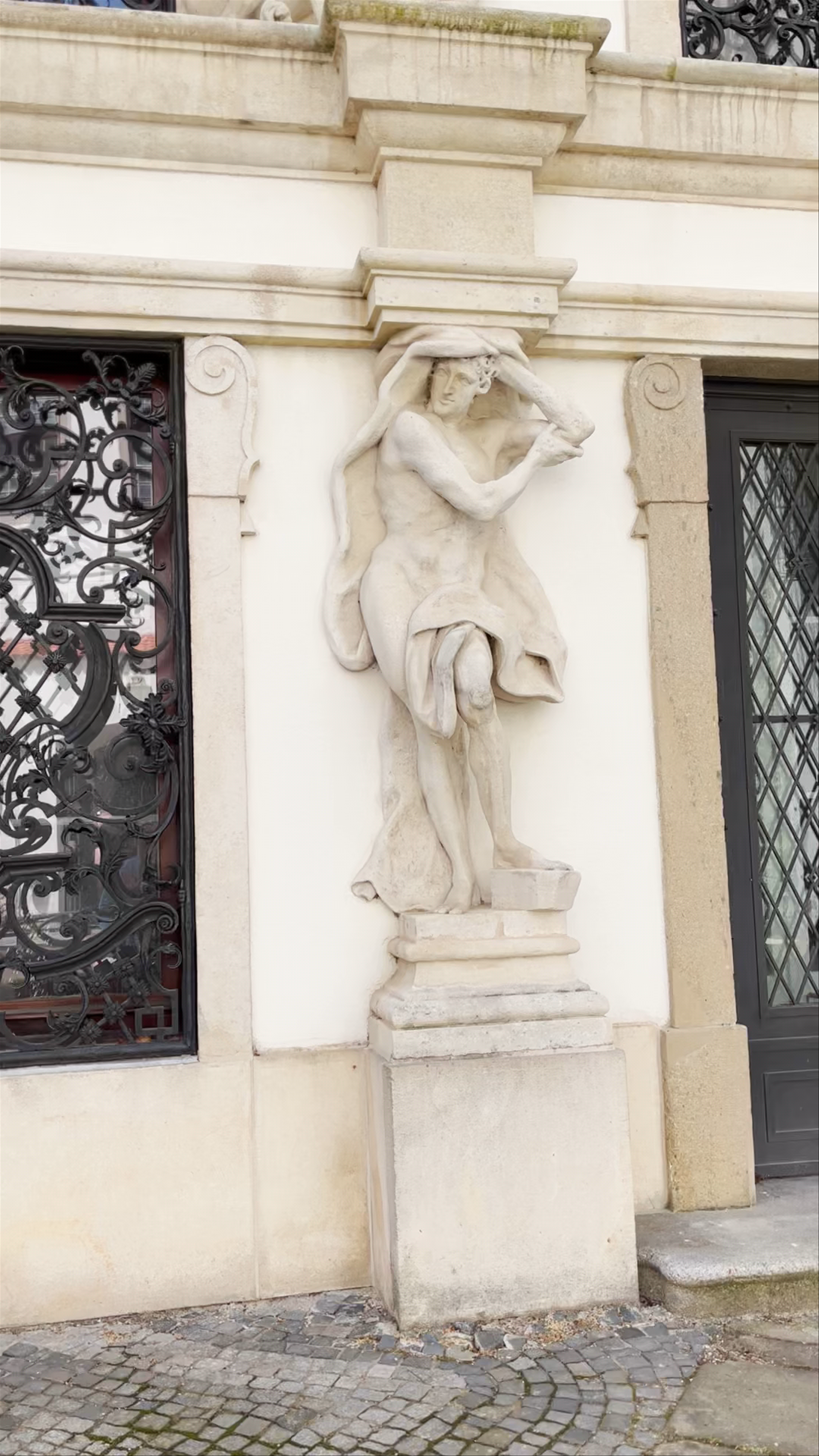 Mikulov Castle: Baroque Sculptures and Historic Grandeur in Mikulov na Moravě