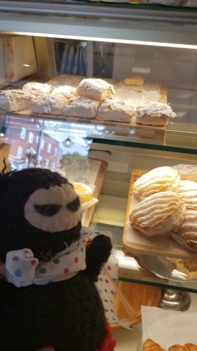 Tre Mari Bakery - Bakeries Near Me - Toronto, Ontario