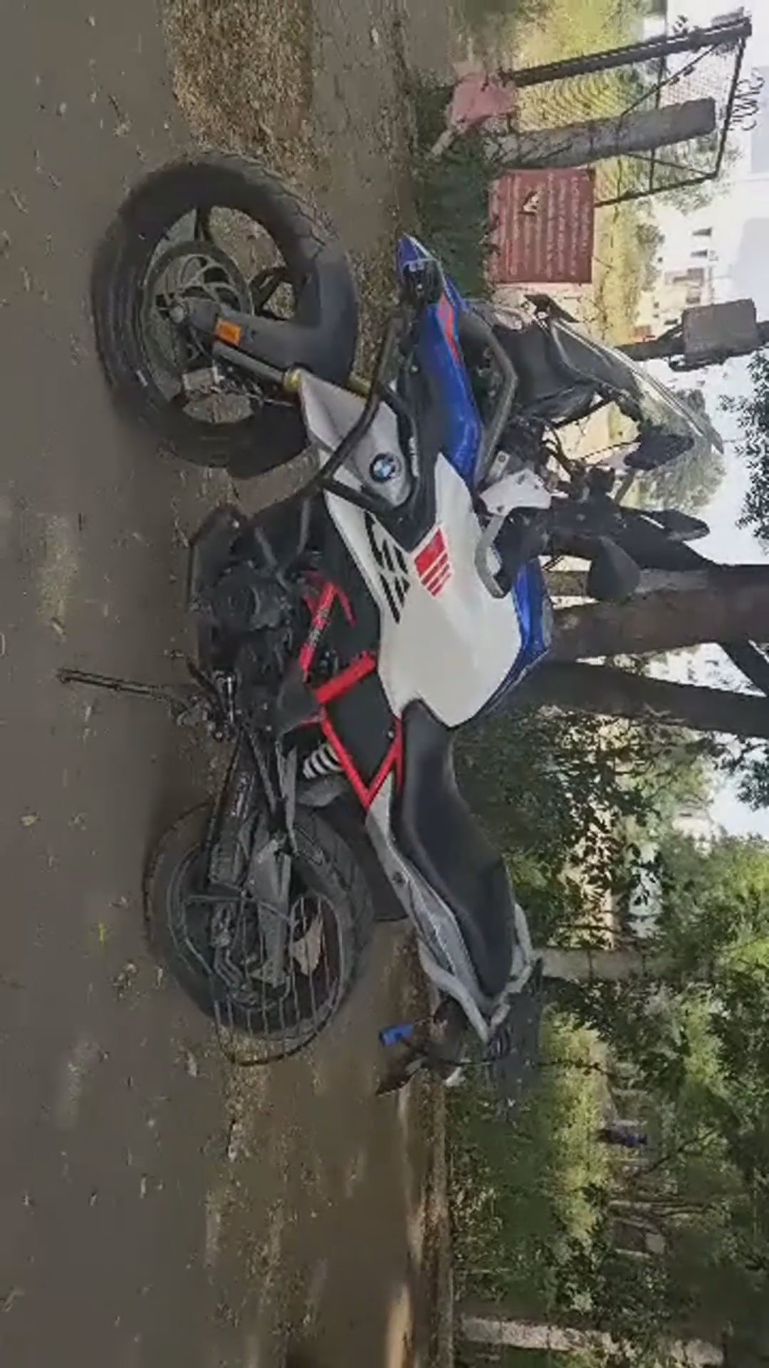 Walk-around video thumbnail