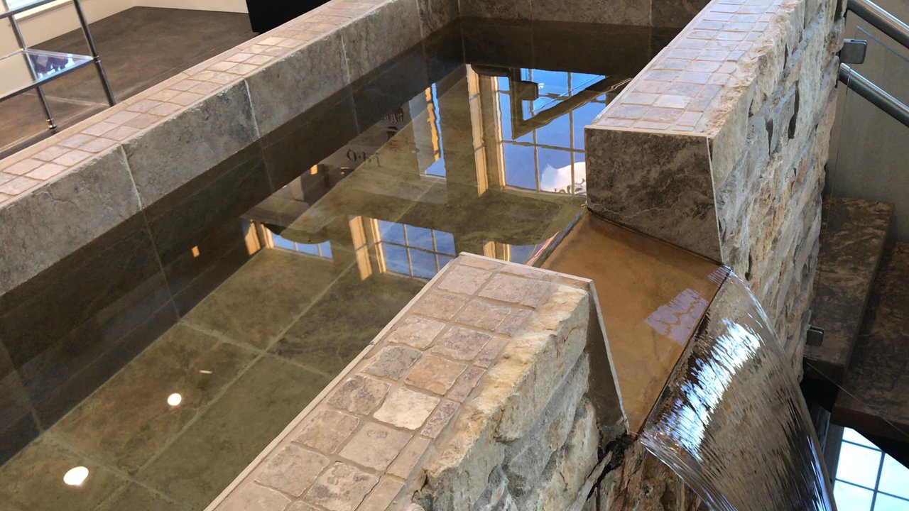 Spargo Salon and Spa - Fountain and stairs to the spa - Day Spas Near Me - Pewaukee, Wisconsin