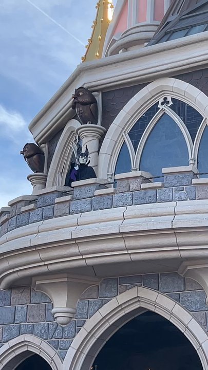 Sleeping Beauty Castle - Maleficent ! - Amusement Parks Near Me - Marne La Vallée, 77