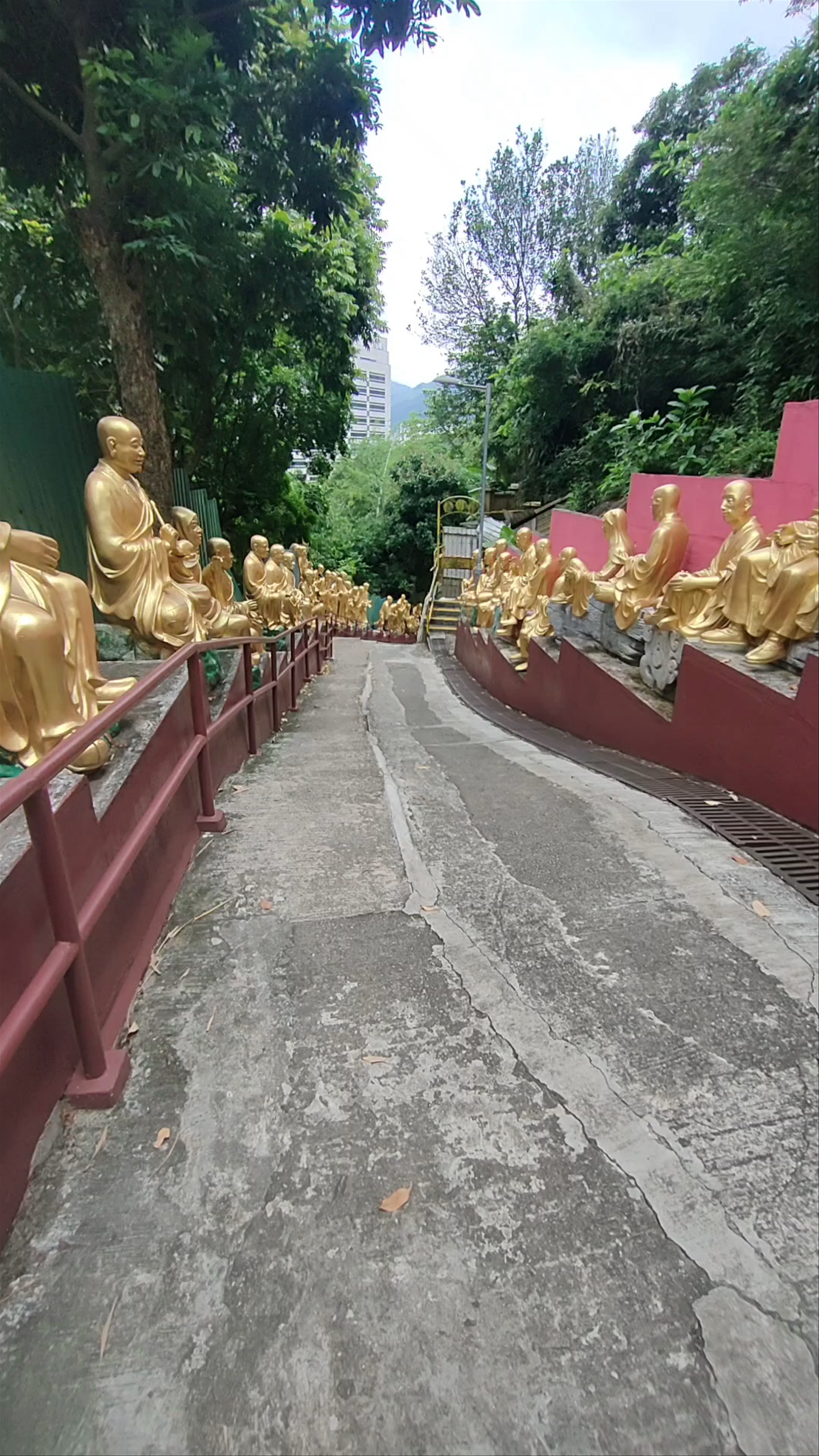 Ten Thousand Buddhas Monastery