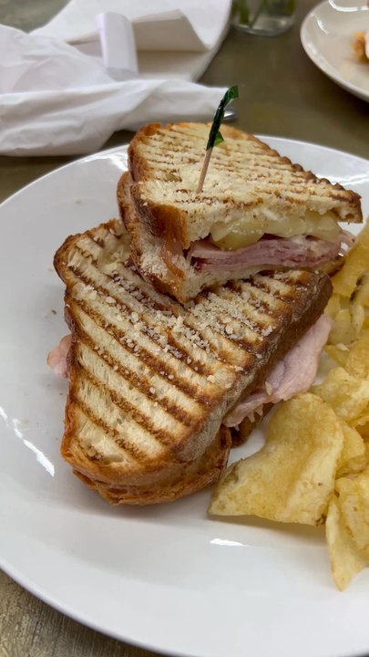 Kdulche Cafe - Coffee & Tea Near Me - Lansing, Illinois