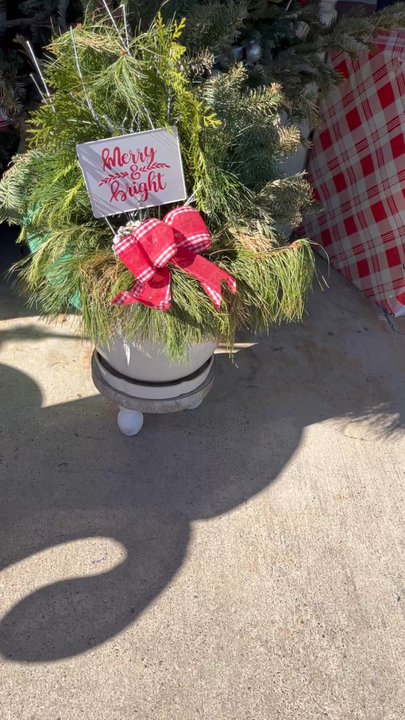 Butter And Grace - Front entrance decorated for Christmas! - Desserts Near Me - Waxahachie, Texas