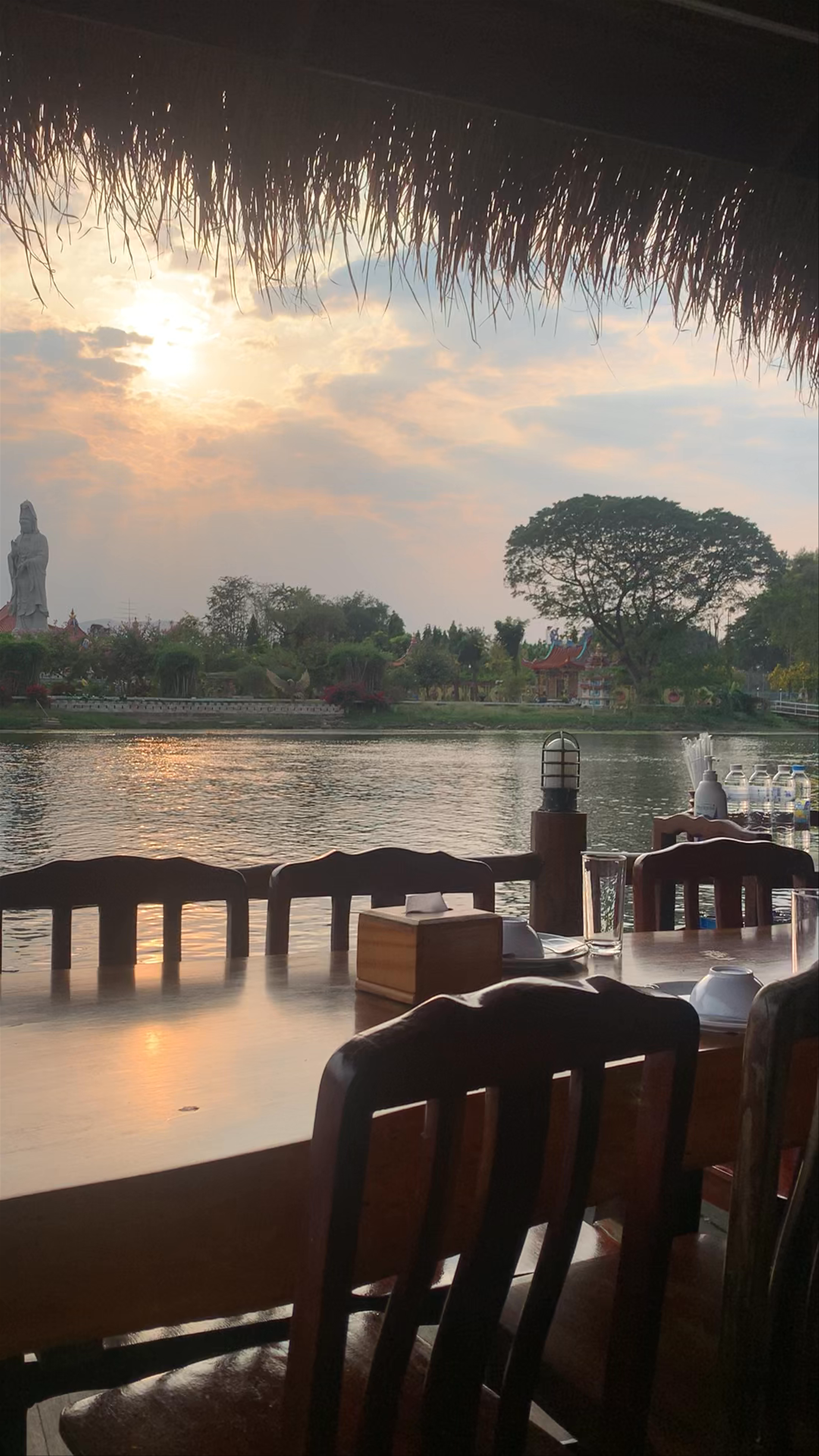 Floating Raft Restaurant