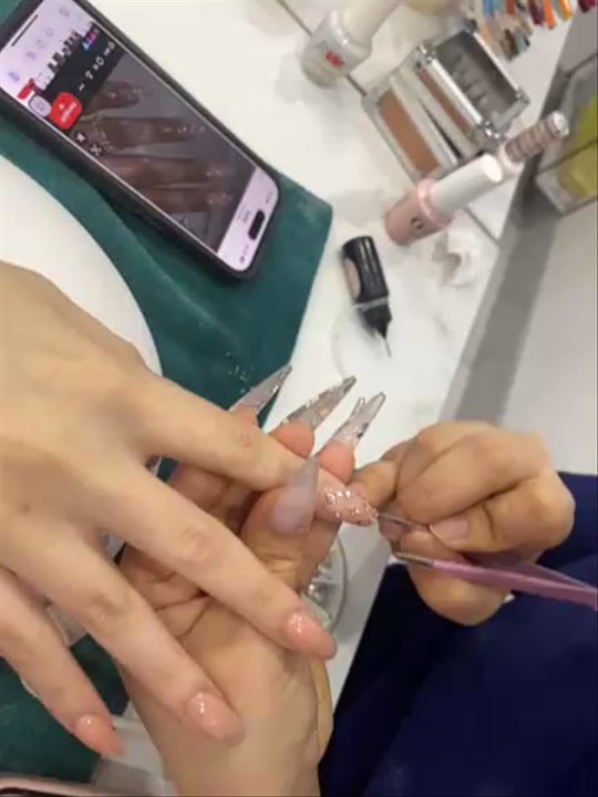 Lynn Nailsplash - Nail Salons Near Me - Vancouver, British Columbia