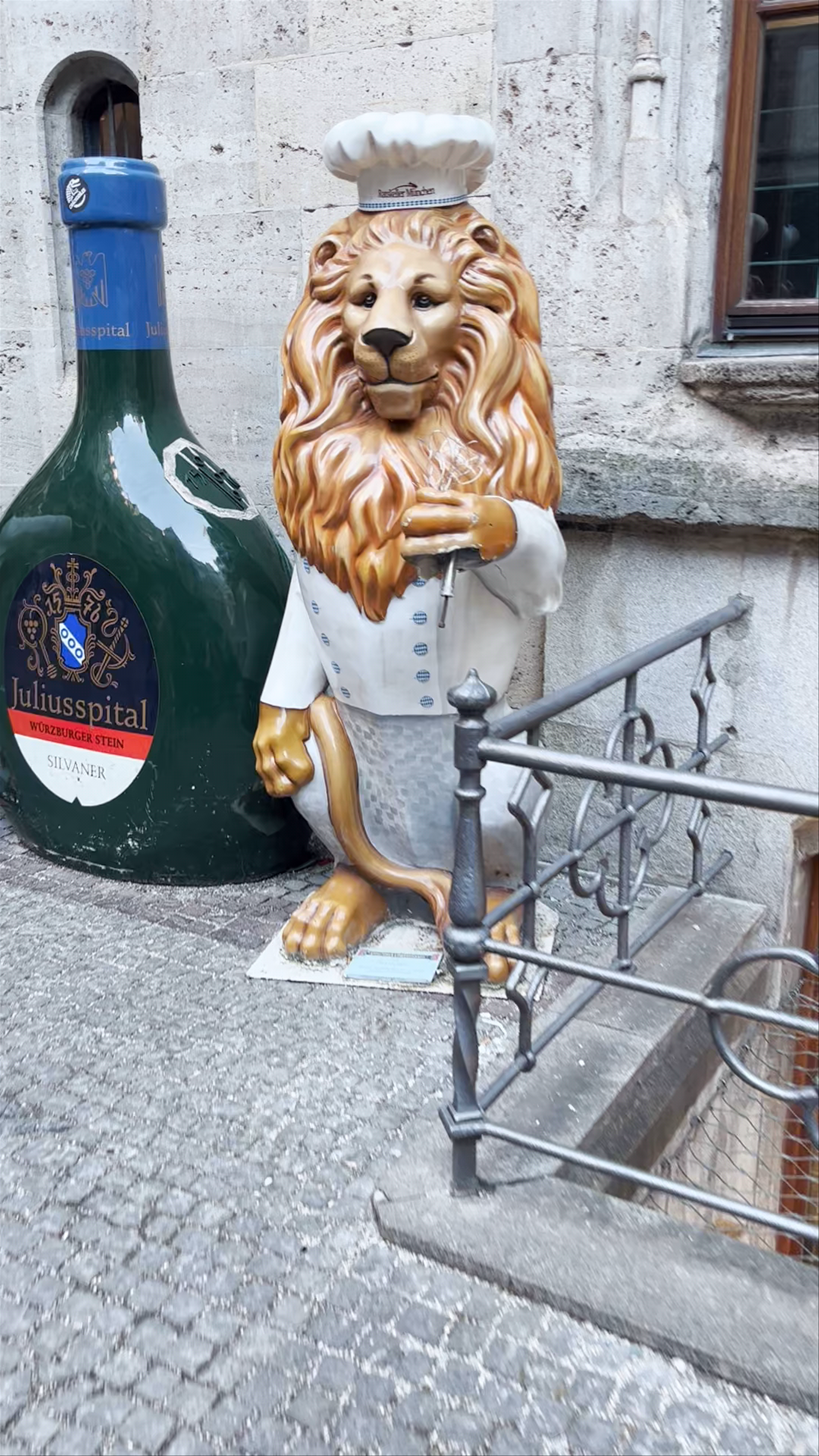Ratskeller München: Charming Historic Eatery in Munich’s Old Town