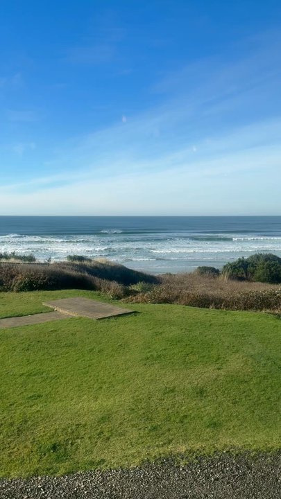 Georgie's Beachside Grill - Spectacular view - American Near Me - Newport, Oregon