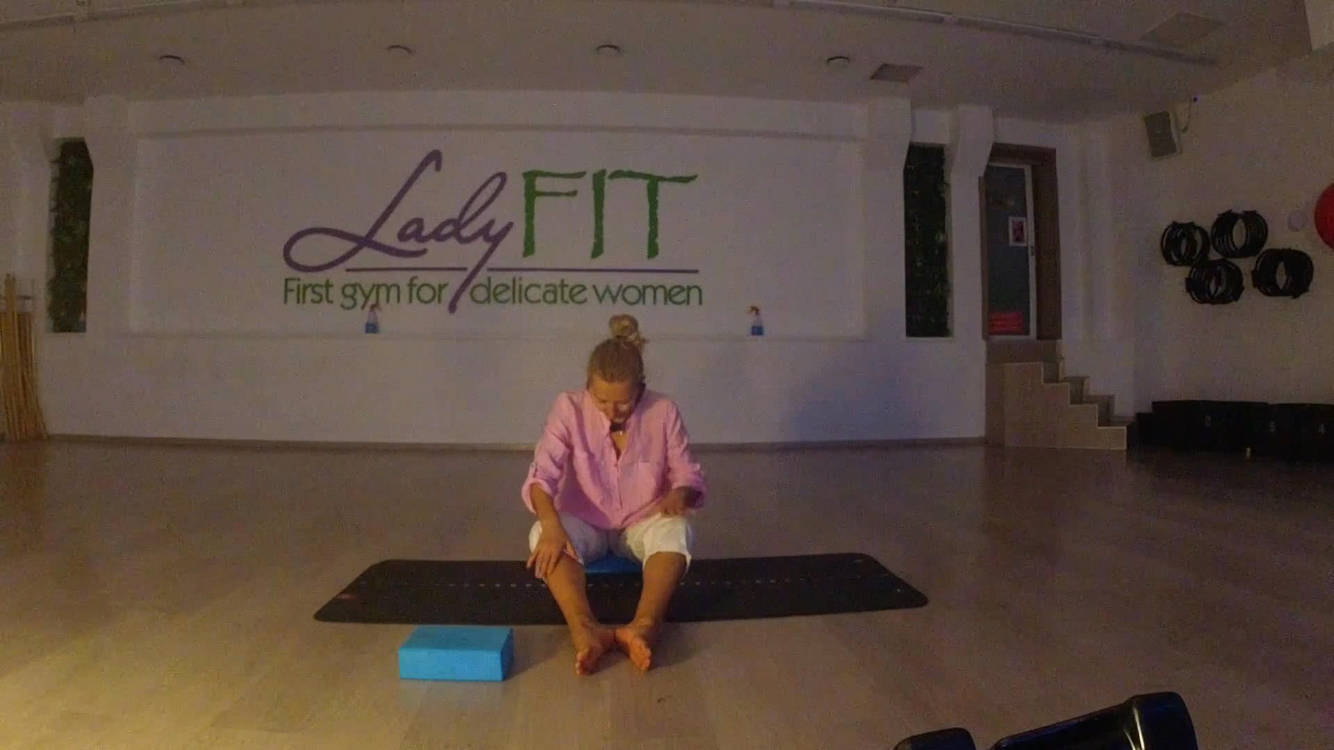 Loredana YOGA MIX 1