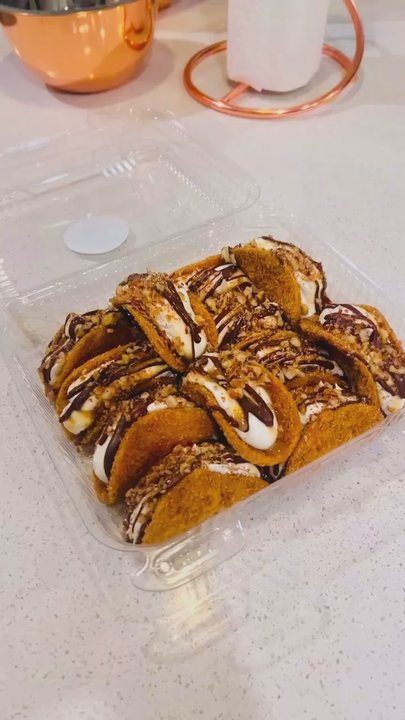 Fivethumbsup - Turtle cheesecake tacos - Desserts Near Me - Green Bay, Wisconsin