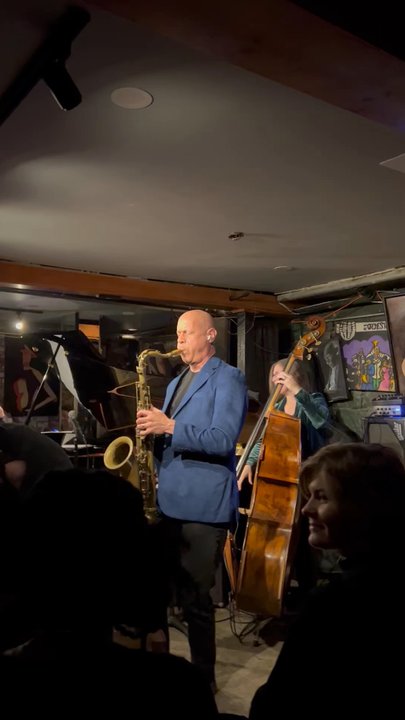 Video carousel 6 of 7 with ID vnYRwfRYF0-jsAVasme_-g for Smalls Jazz Club