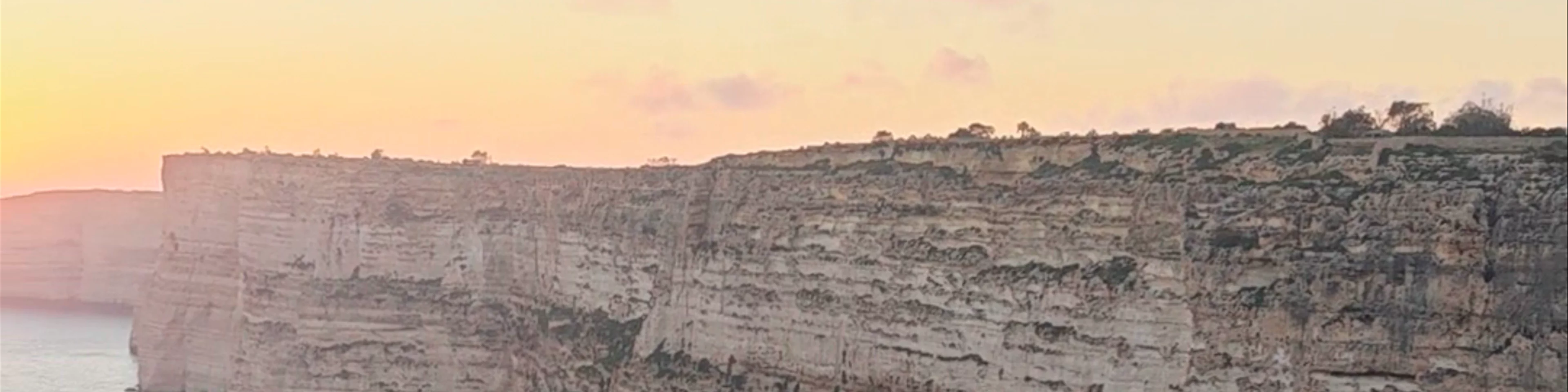 Ta cenc Cliffs sunset point