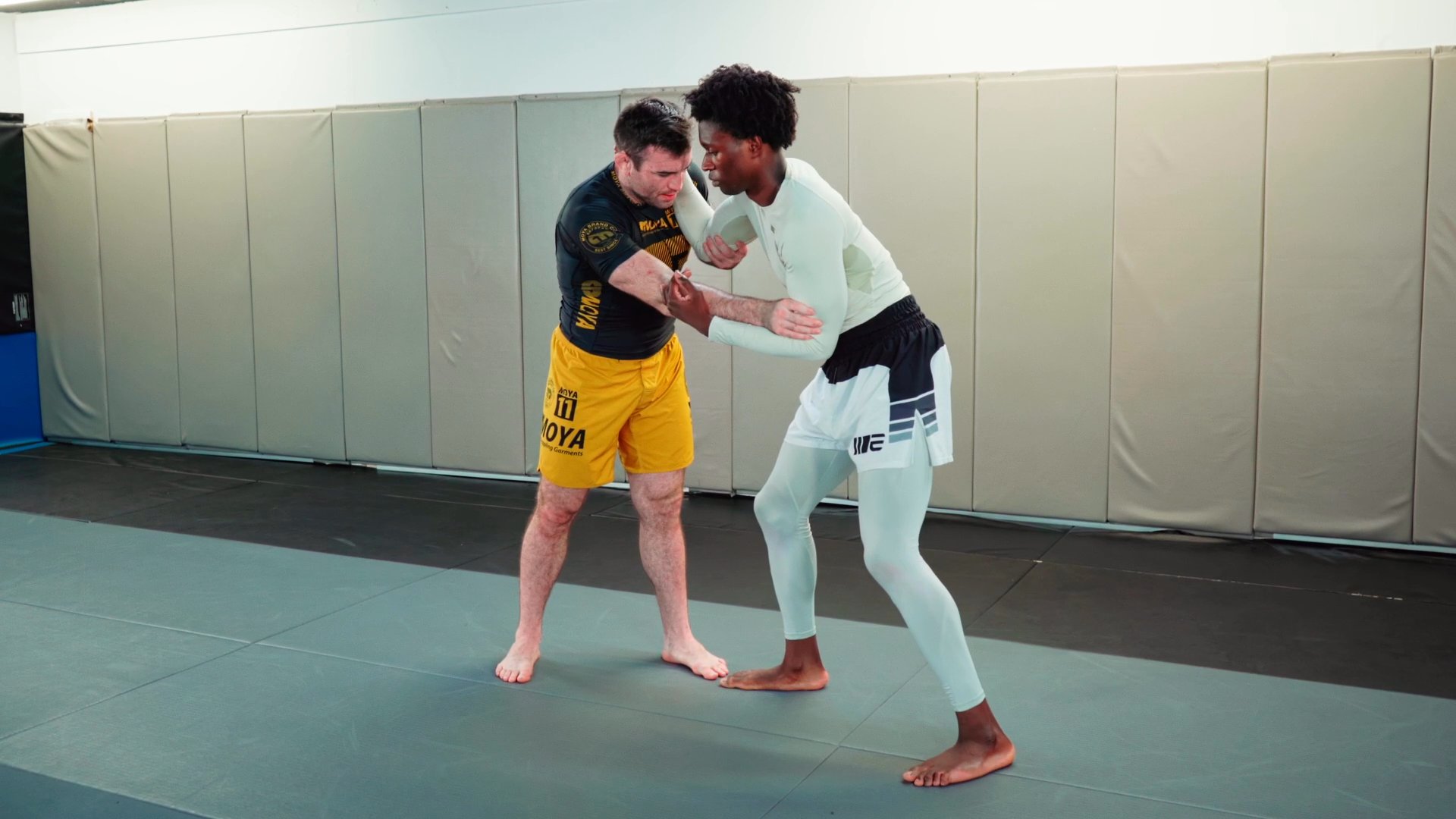 Elbow Pass To Far Side Single