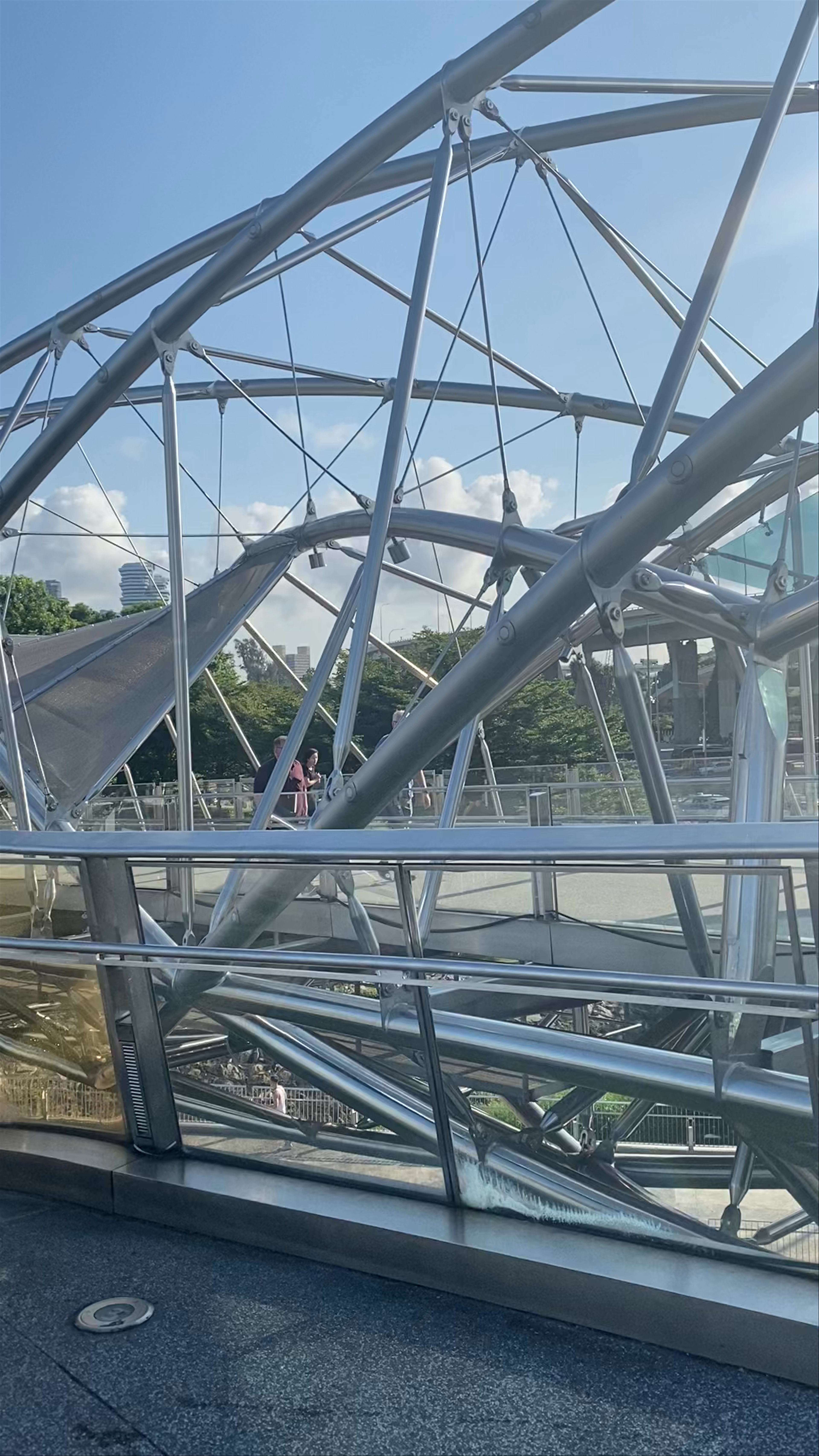 Helix Bridge: Futuristic Urban Walkway in Singapore