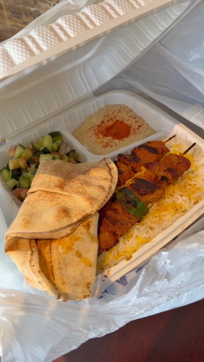 Quebobs Restaurant - Mediterranean Near Me - Los Angeles, California