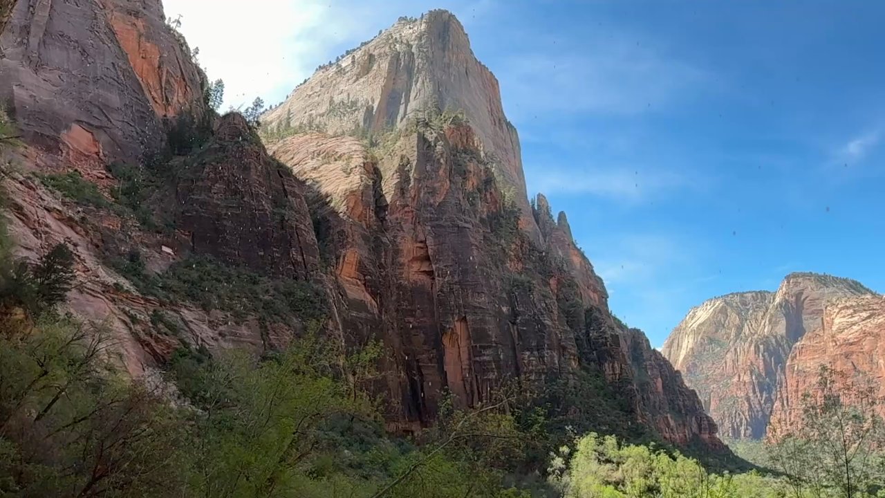 Weeping Rock - Slow motion of the dripping water - Hiking Near Me - Springdale, Utah