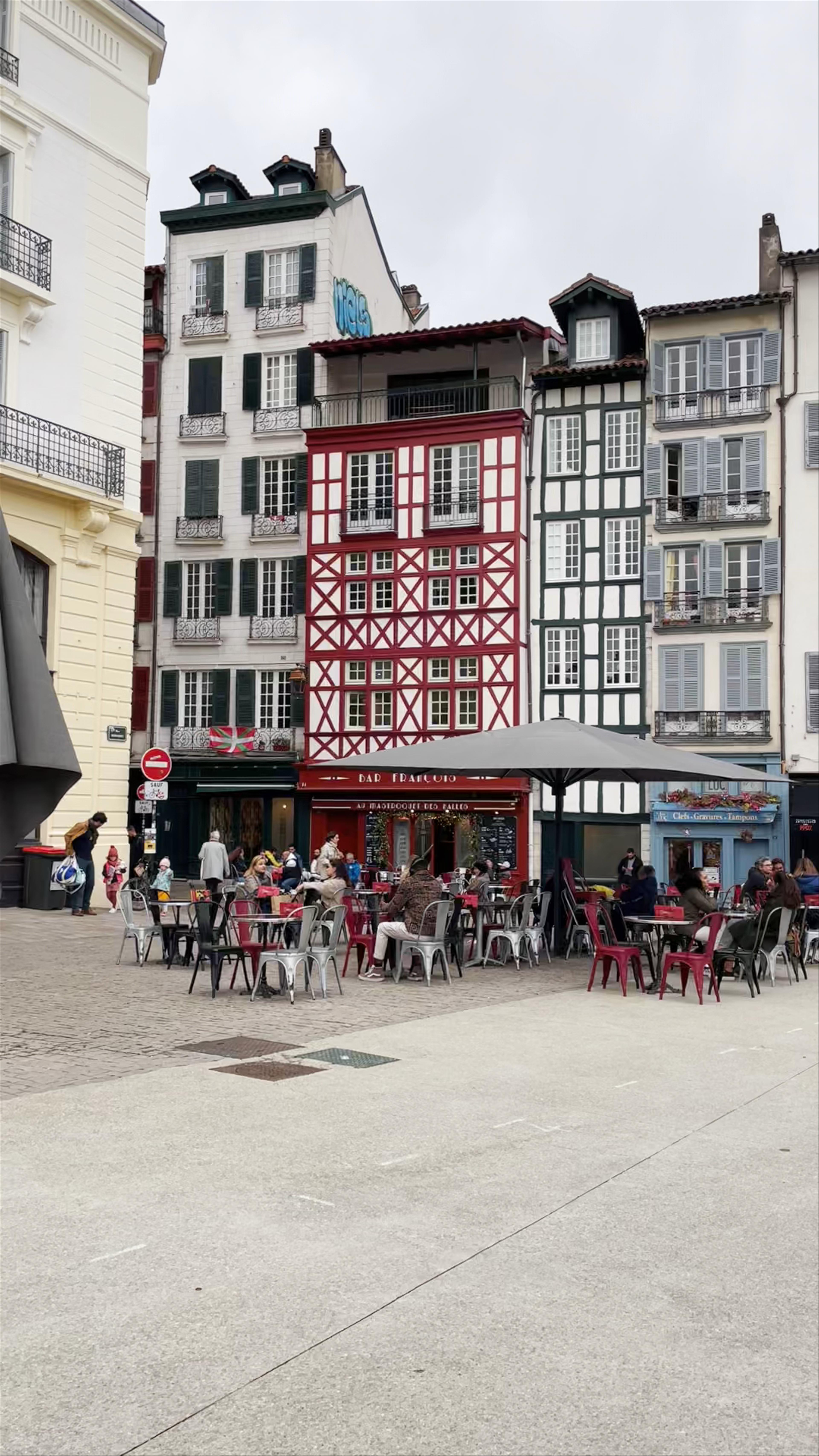 Place Morlesin-Carreau des halles