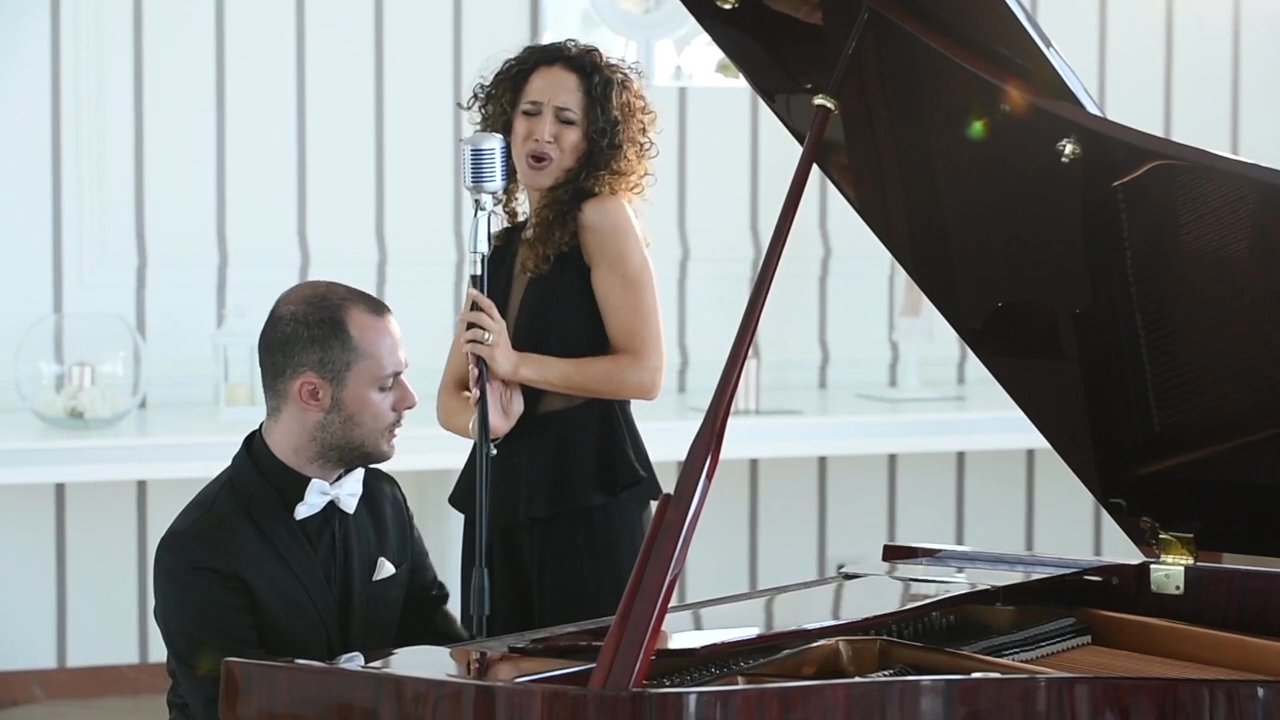 Toni On Sax - I Will Always Love You (With Singer) - video