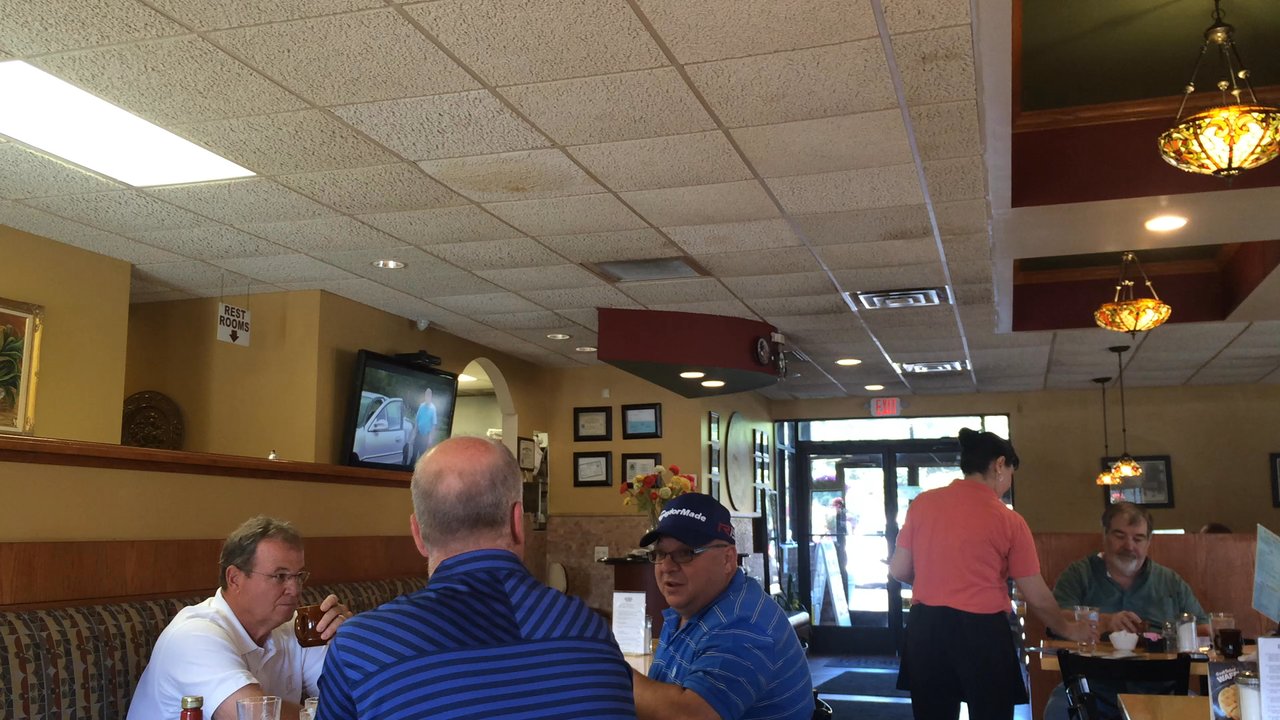 Romulus House Restaurant - It is clean, the staff is professional, and it has a simple, over-easy vibe.  I love this place. - American Near Me - Romulus, Michigan