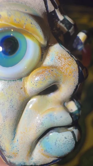 Preview pic of Heady pendant
