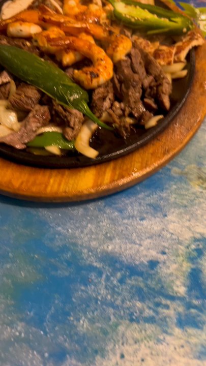 El Pacifico - Do try the sizzling platter. It'll make a night for meat lovers. Mixed with beef,chicken and shrimps. - Japanese Near Me - Houston, Texas