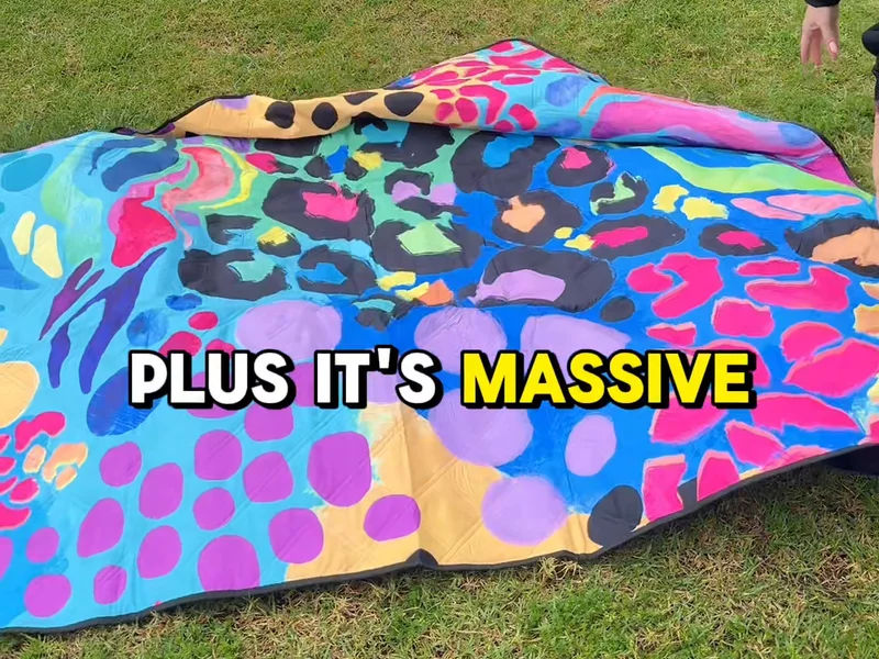 Nakie - Picnic rug