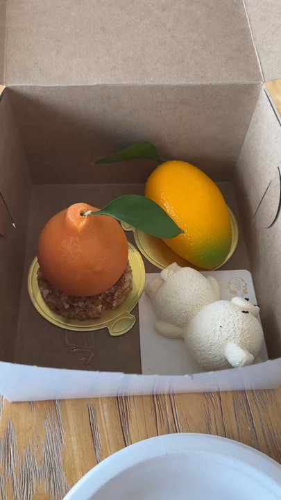 A La Mousse - Desserts Near Me - Narberth, Pennsylvania