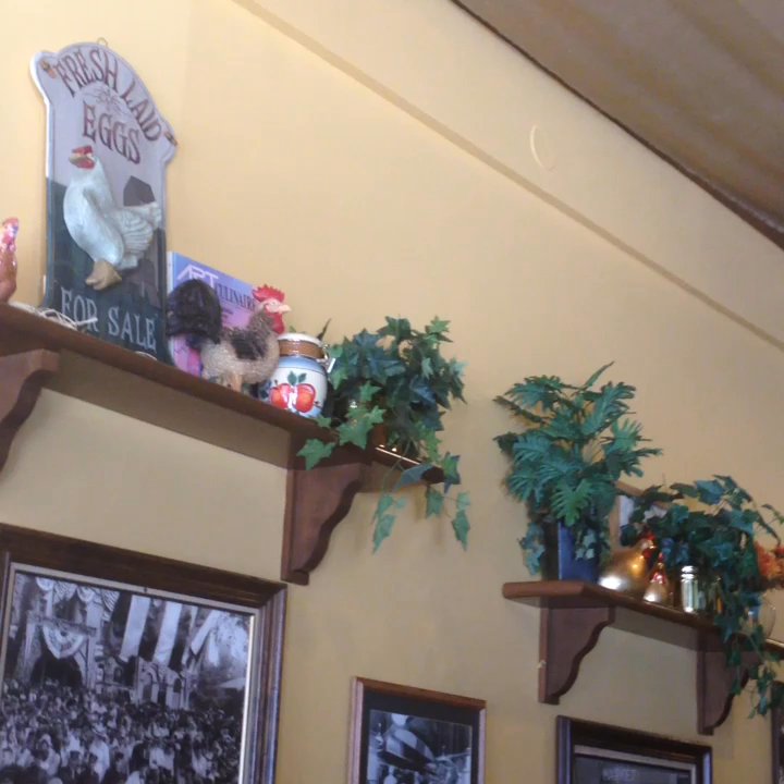 Egg'lectic Cafe - Uploading my first video to Yelp. Showing the inside of the back dining area on a Friday around lunchtime. - Breakfast & Brunch Near Me - Wheaton, Illinois