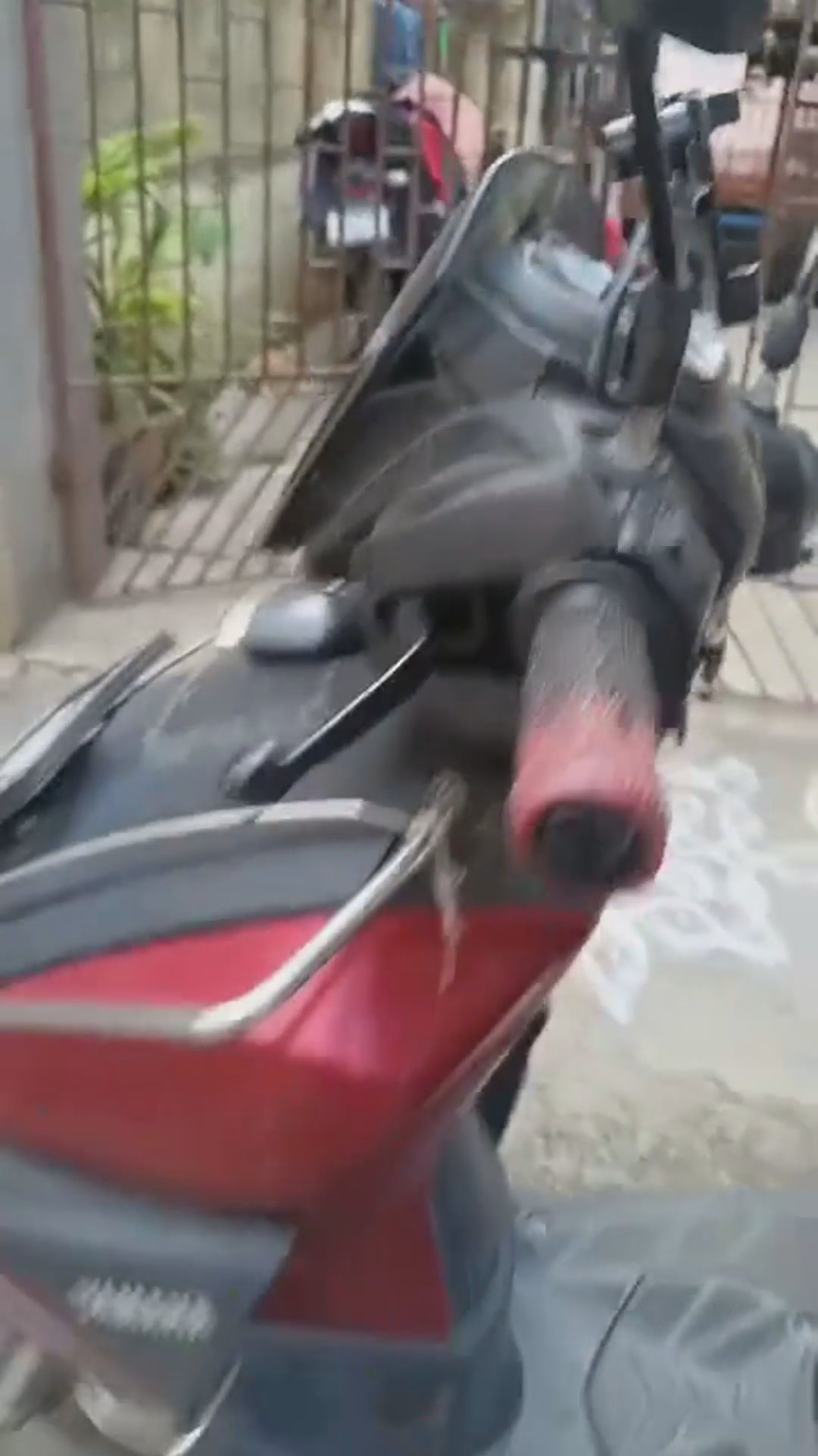 Walk-around video thumbnail