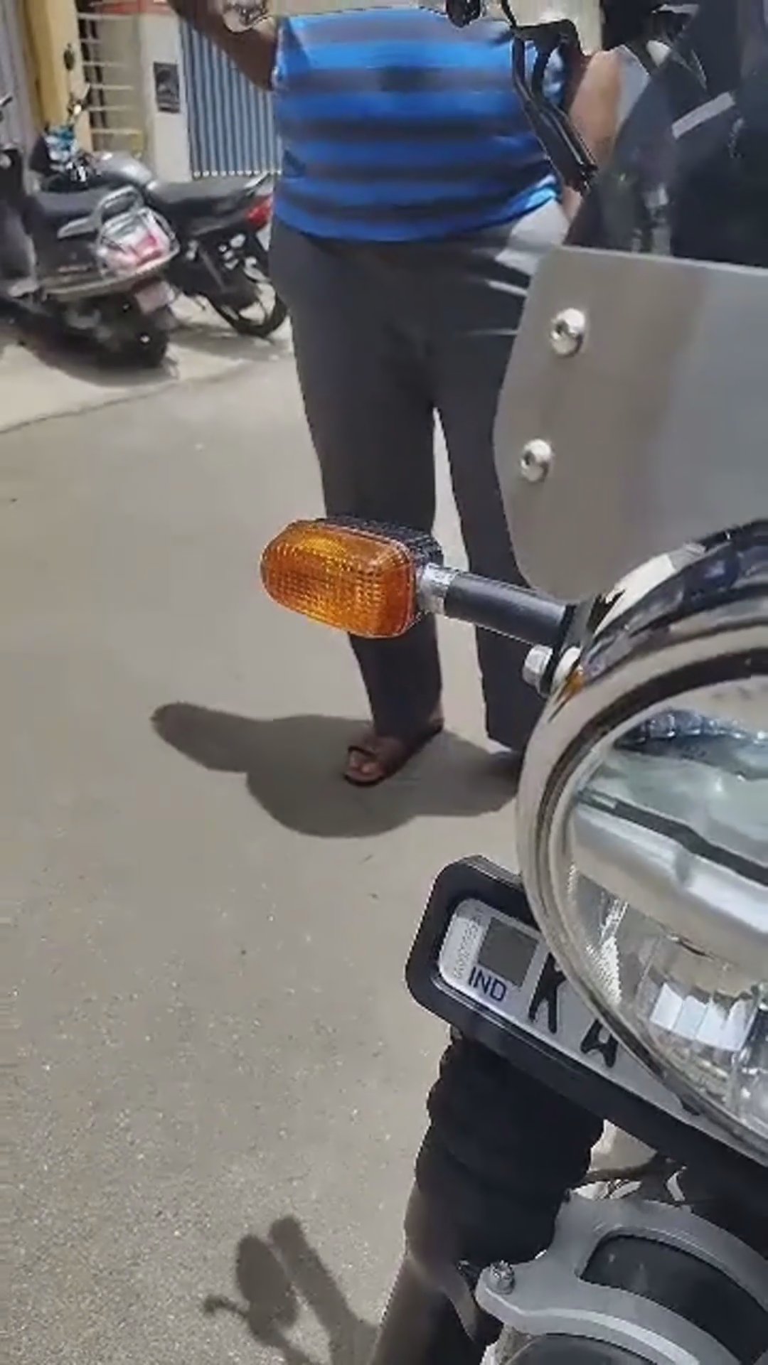 Walk-around video thumbnail