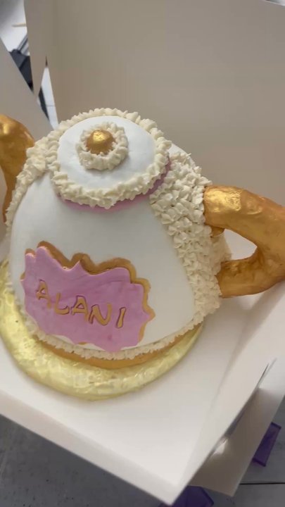 The Max's Bakery - Teapot for 9 year old's tea party - Bakeries Near Me