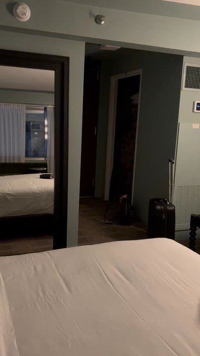 Romer Hell's Kitchen - Inside the room - Hotels Near Me - New York, New York