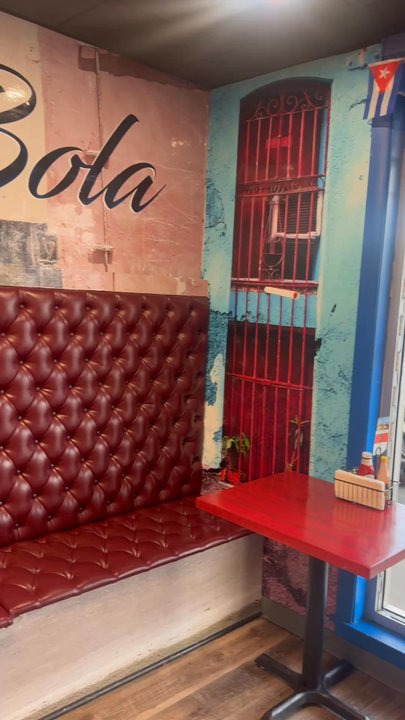 Que Bola Cuban Cafe - Cuban Near Me - Des Plaines, Illinois