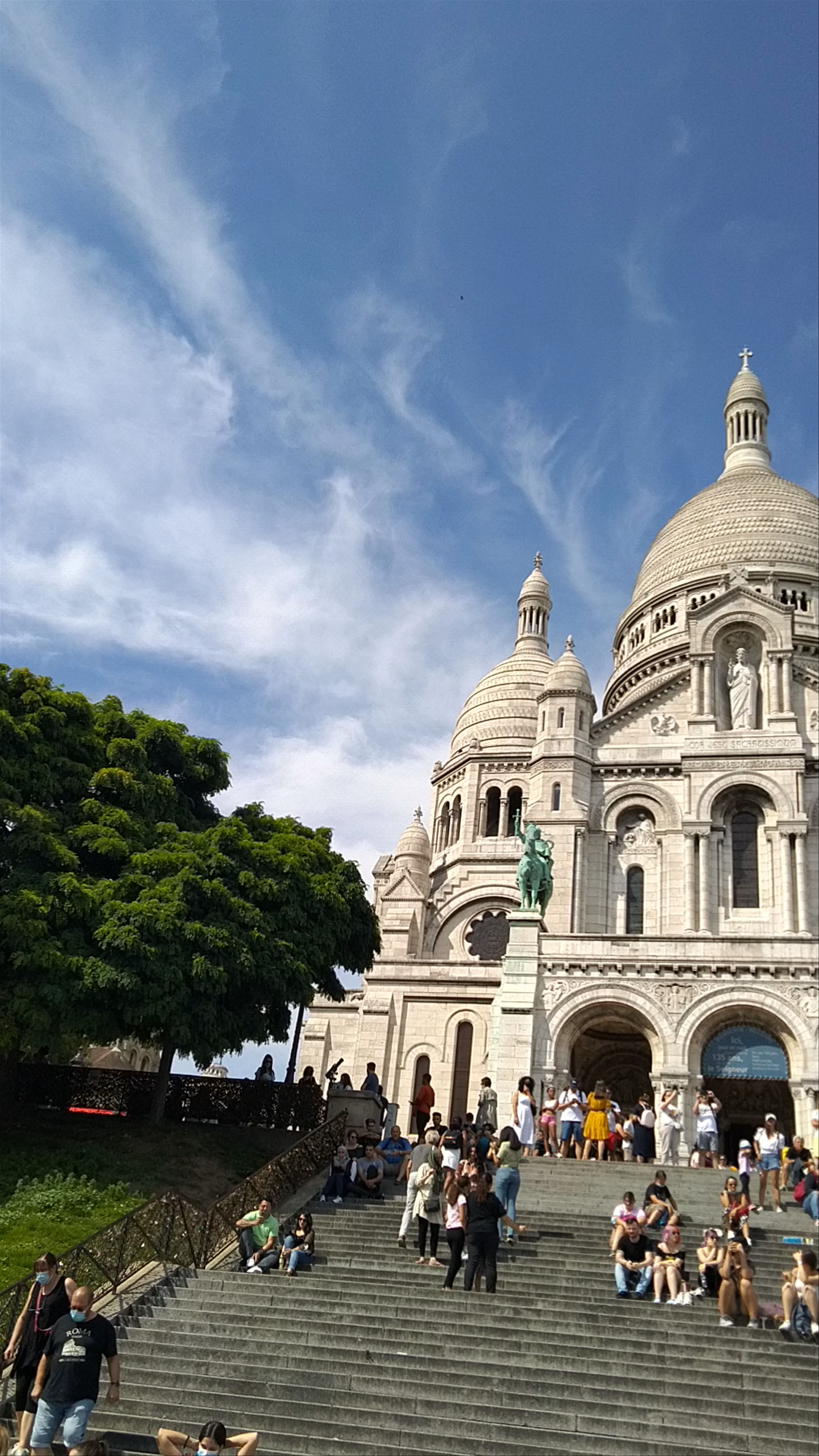 Sacre Coeur Cathedral: Awe-Inspiring Views and Historic Charm in Paris