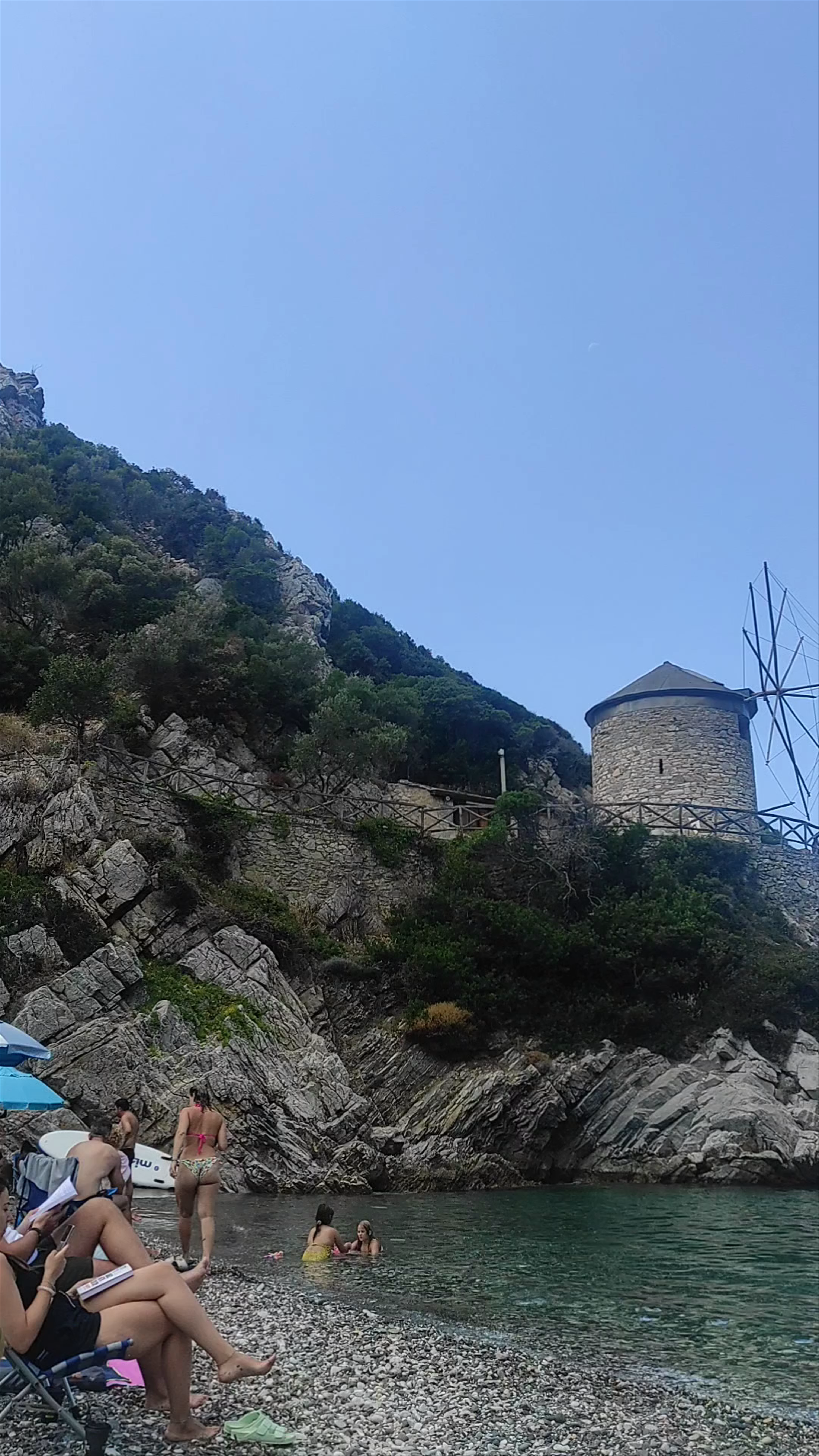 Παραλία Γυάλα