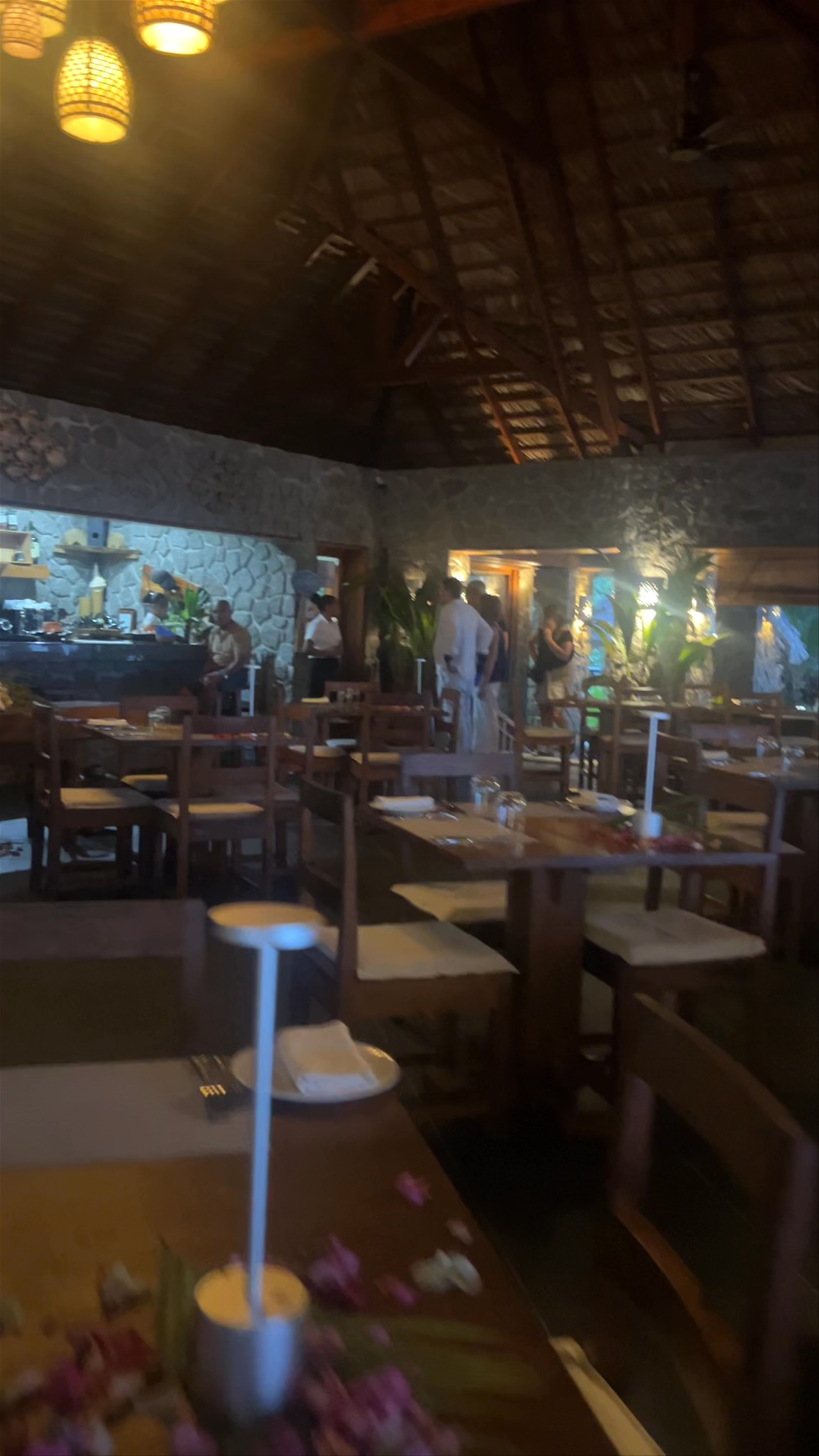 Les Rochers Restaurant