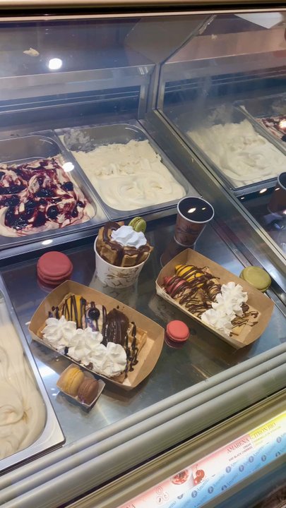 Amorino - Amorino in Pariiiii! - Ice Cream & Frozen Yogurt Near Me - Paris, 75