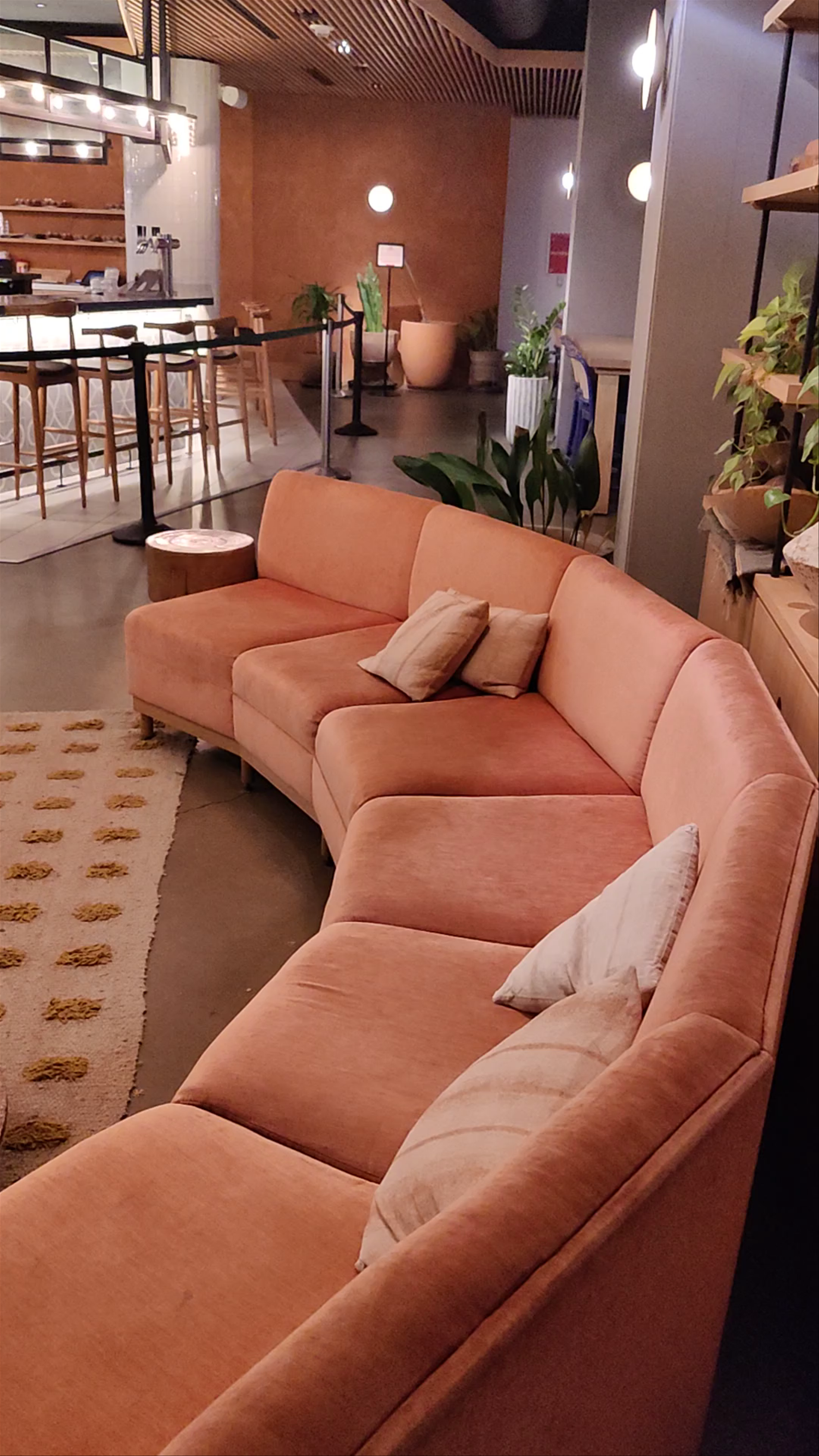 Motto By Hilton Philadelphia Rittenhouse Square - Cozy Modern Lounge Experience