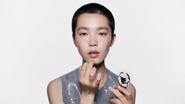 Dries Van Noten - © Artlist